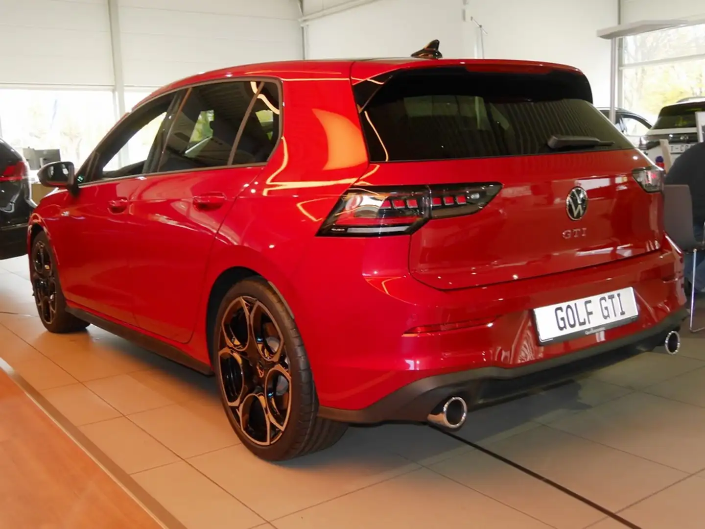 Volkswagen Golf 2.0 l TSI OPF DSG GTI DSG*H/K*PANO*HUD*IQ Rot - 2