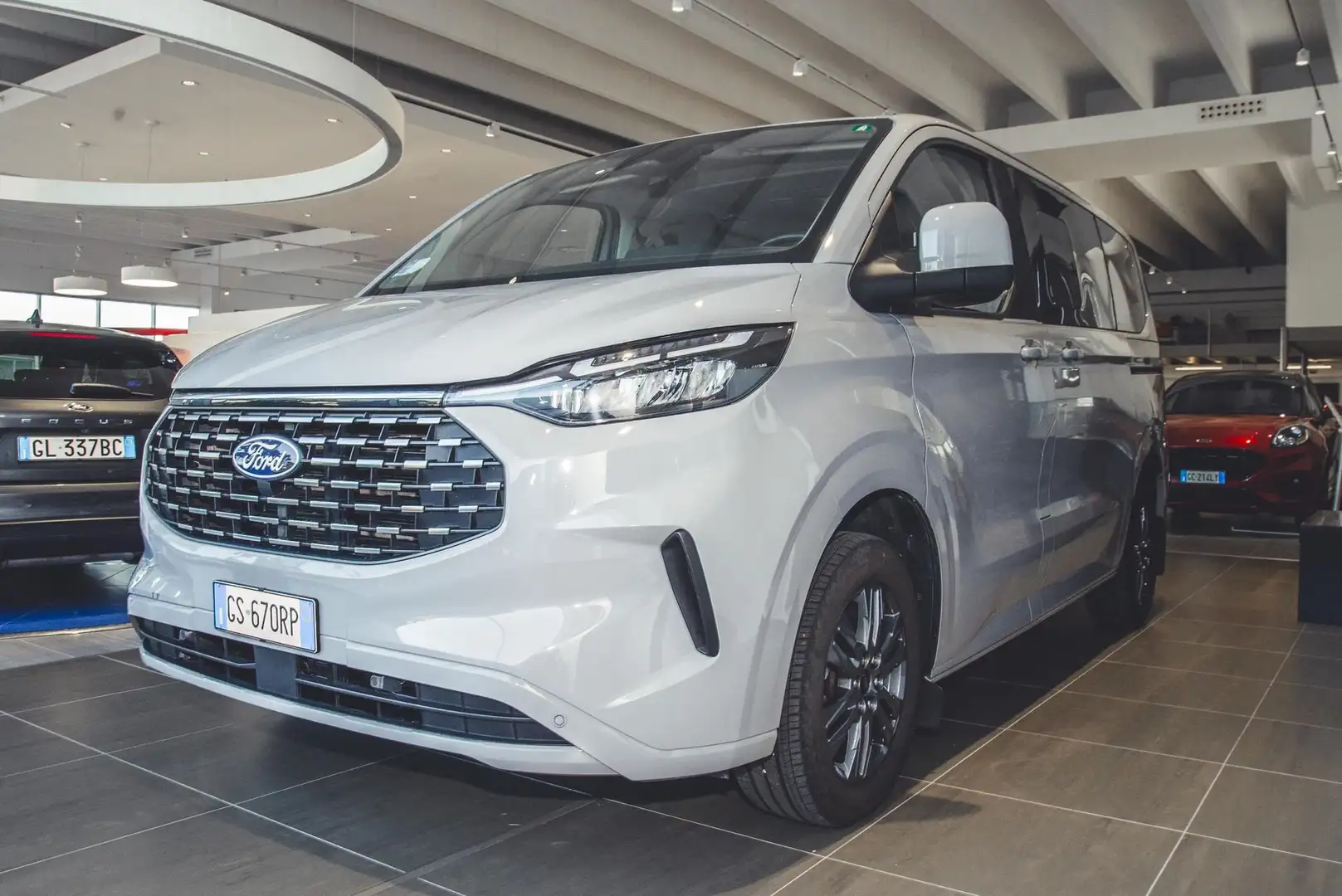 Ford Tourneo Custom Tourneo Custom 320 2.0 EcoBlue 170CV aut. PC Tita Gris - 1