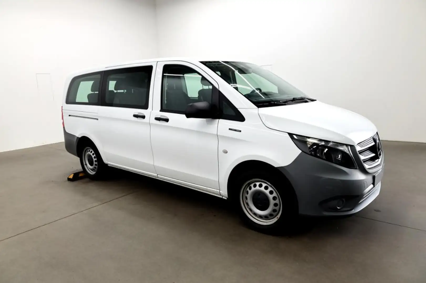 Mercedes-Benz Vito e 111 Tourer PRO Lang Vorklimatisierung Wit - 2