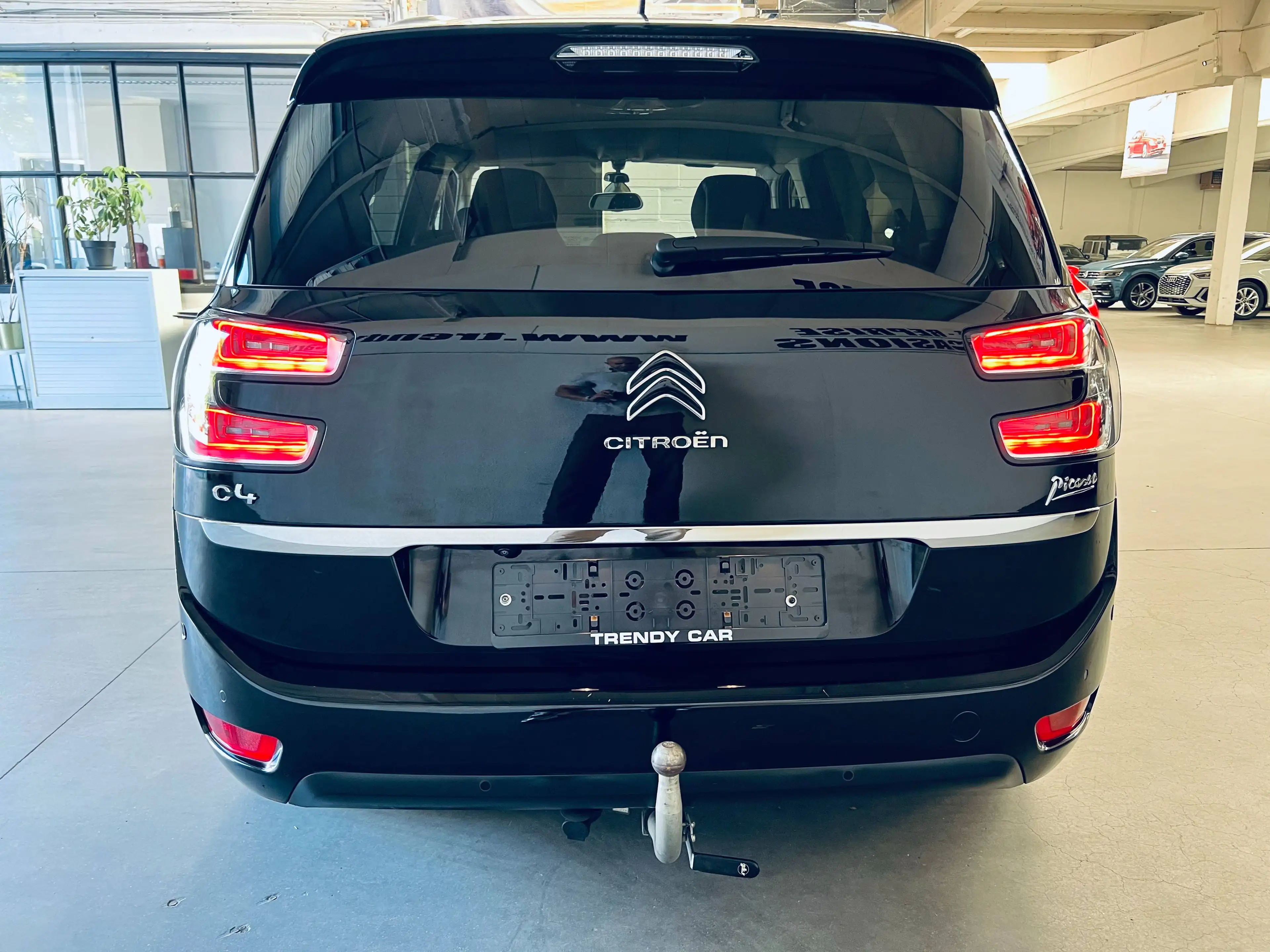 Citroen Grand C4 Picasso 1.6 BlueHDi Shine 7PL+NAVI+CAMERA+CUIR+CARNET+CARPASS — photo 3