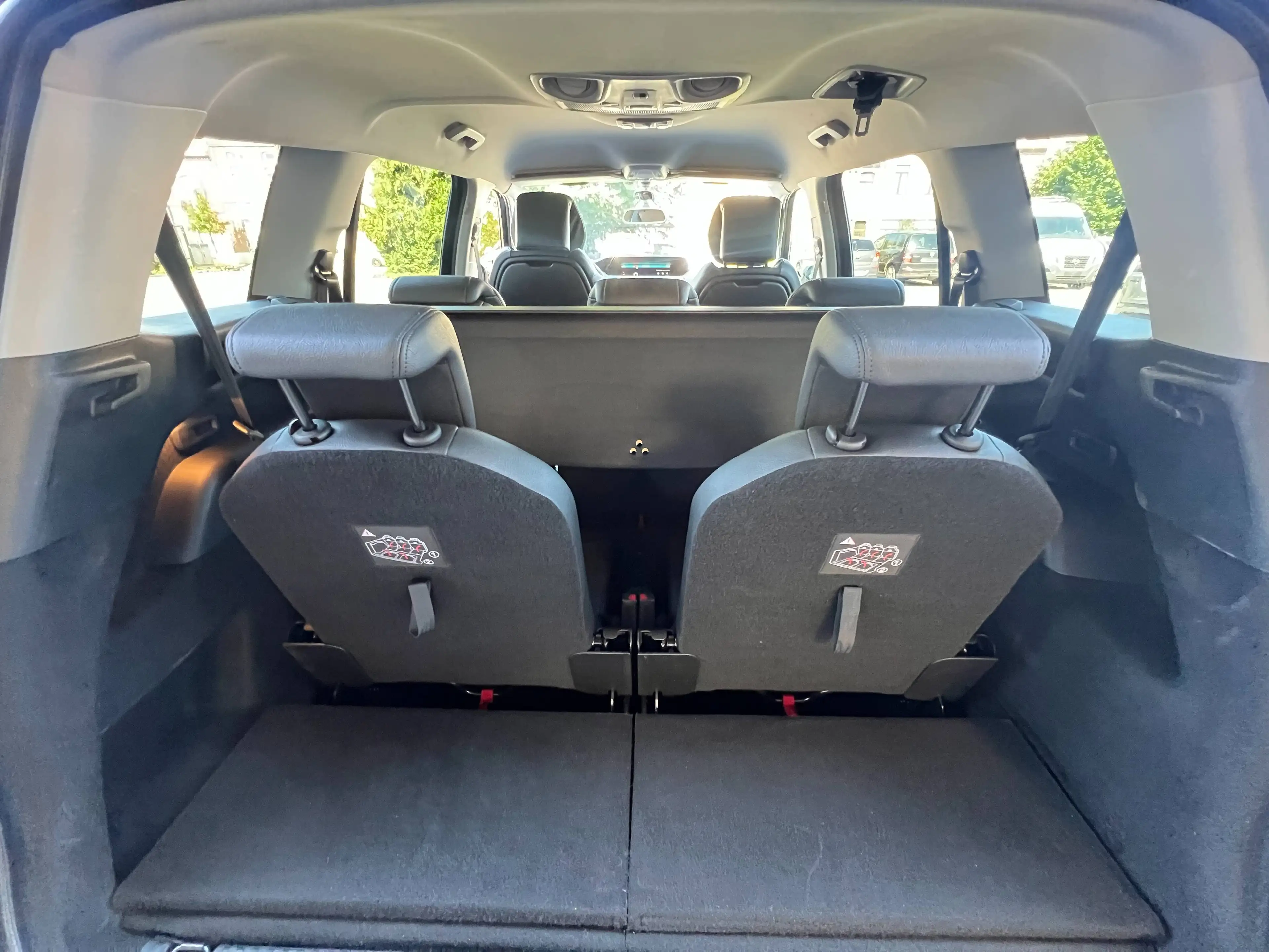 Citroen Grand C4 Picasso 1.6 BlueHDi Shine 7PL+NAVI+CAMERA+CUIR+CARNET+CARPASS — photo 13