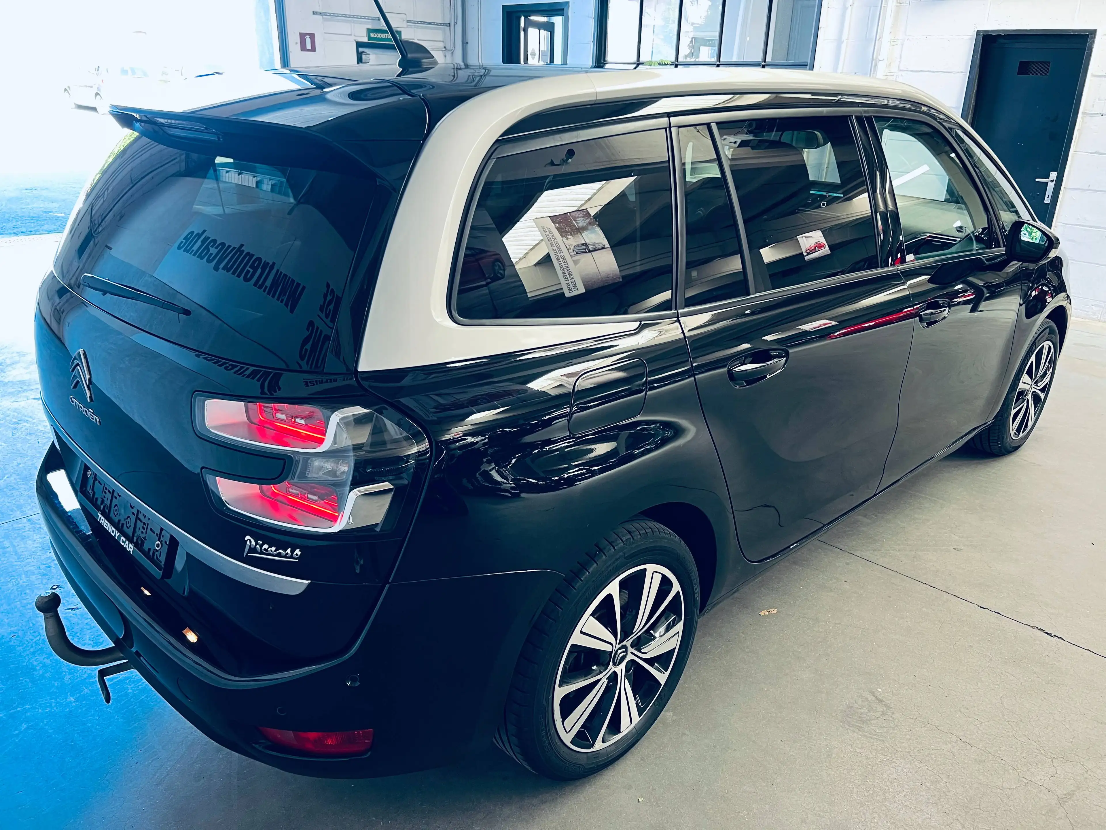 Citroen Grand C4 Picasso 1.6 BlueHDi Shine 7PL+NAVI+CAMERA+CUIR+CARNET+CARPASS — photo 4