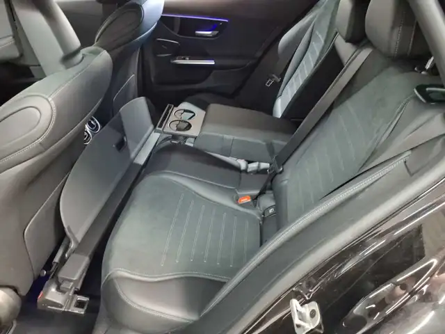 Mercedes-Benz C-Class view 6