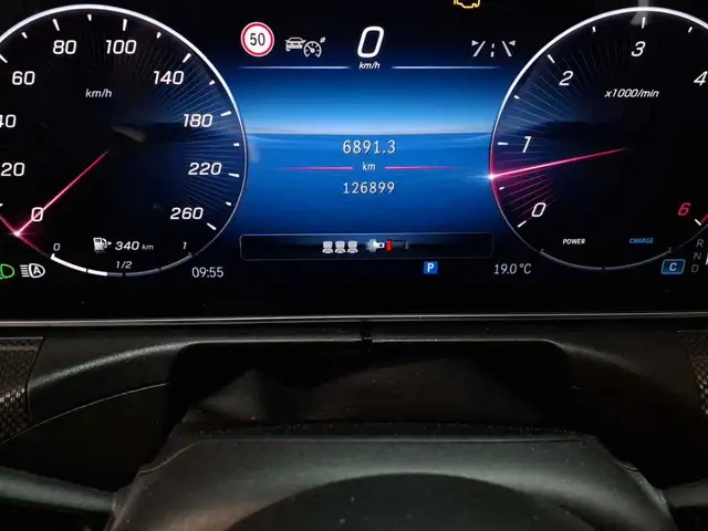 Mercedes-Benz C-Class view 4