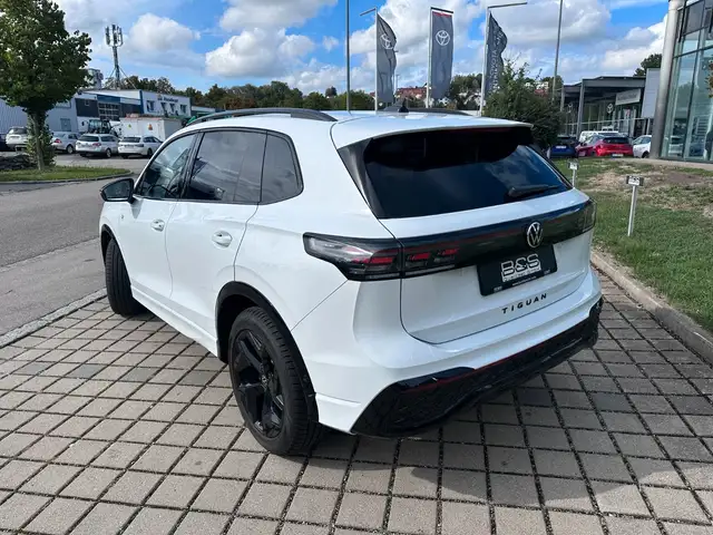 Volkswagen Tiguan view 5