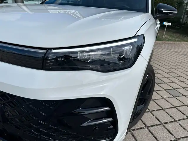 Volkswagen Tiguan view 10