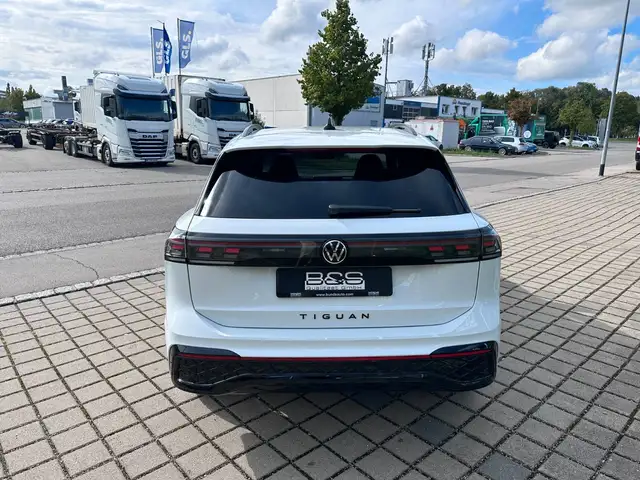 Volkswagen Tiguan view 6