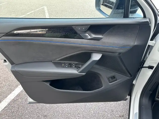 Volkswagen Tiguan view 11