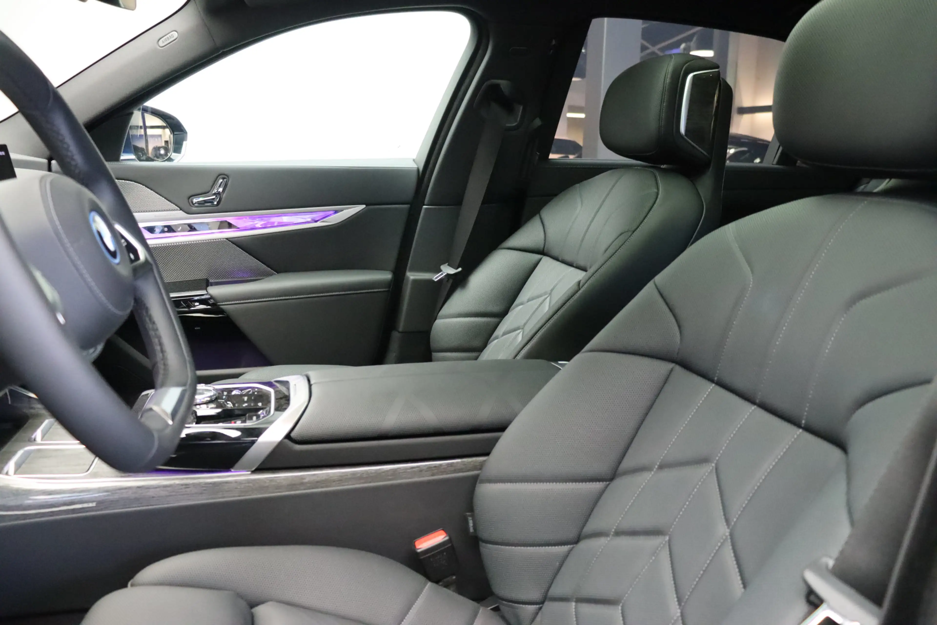 BMW i7 eDrive50 High Executive / Panoramadak / Stoelventi — photo 15