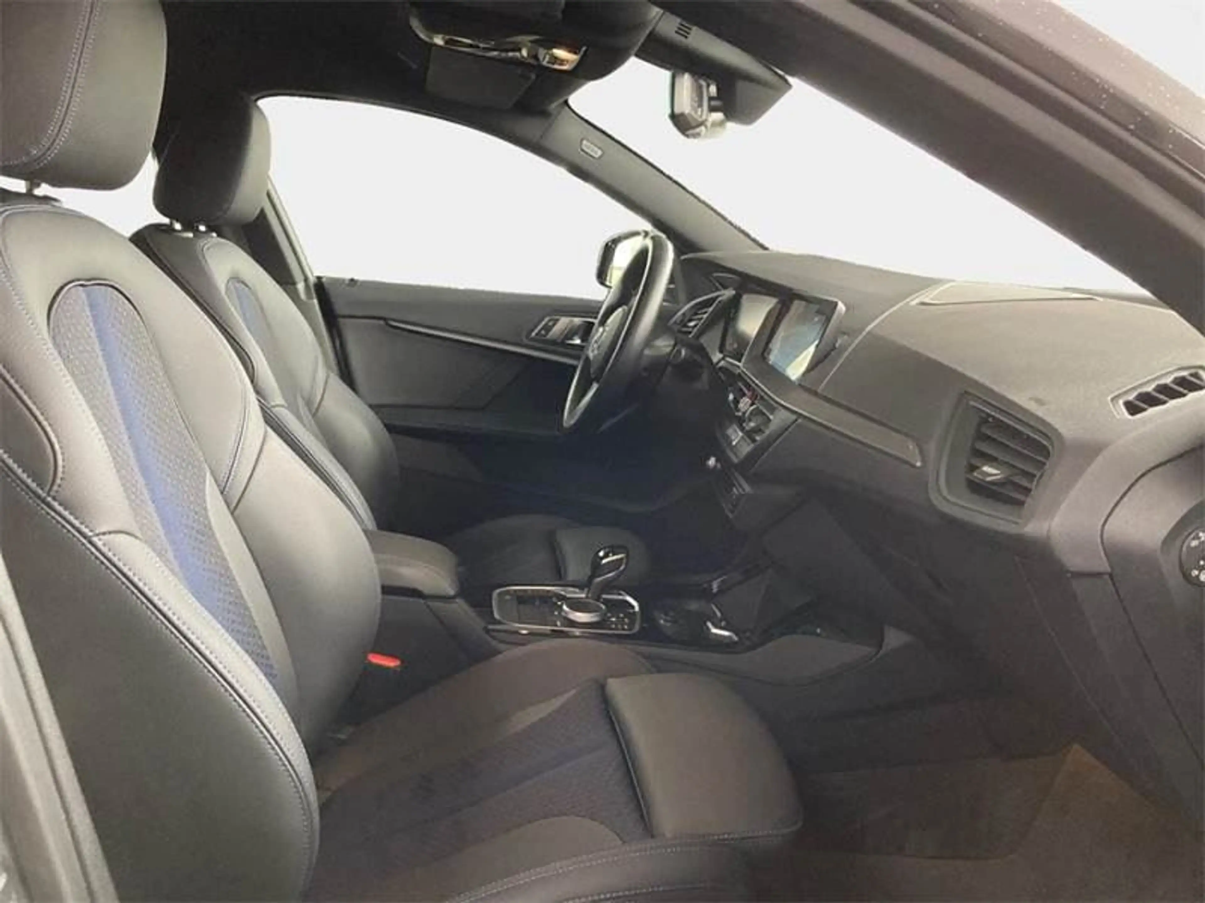 BMW 218 M Sport — photo 2