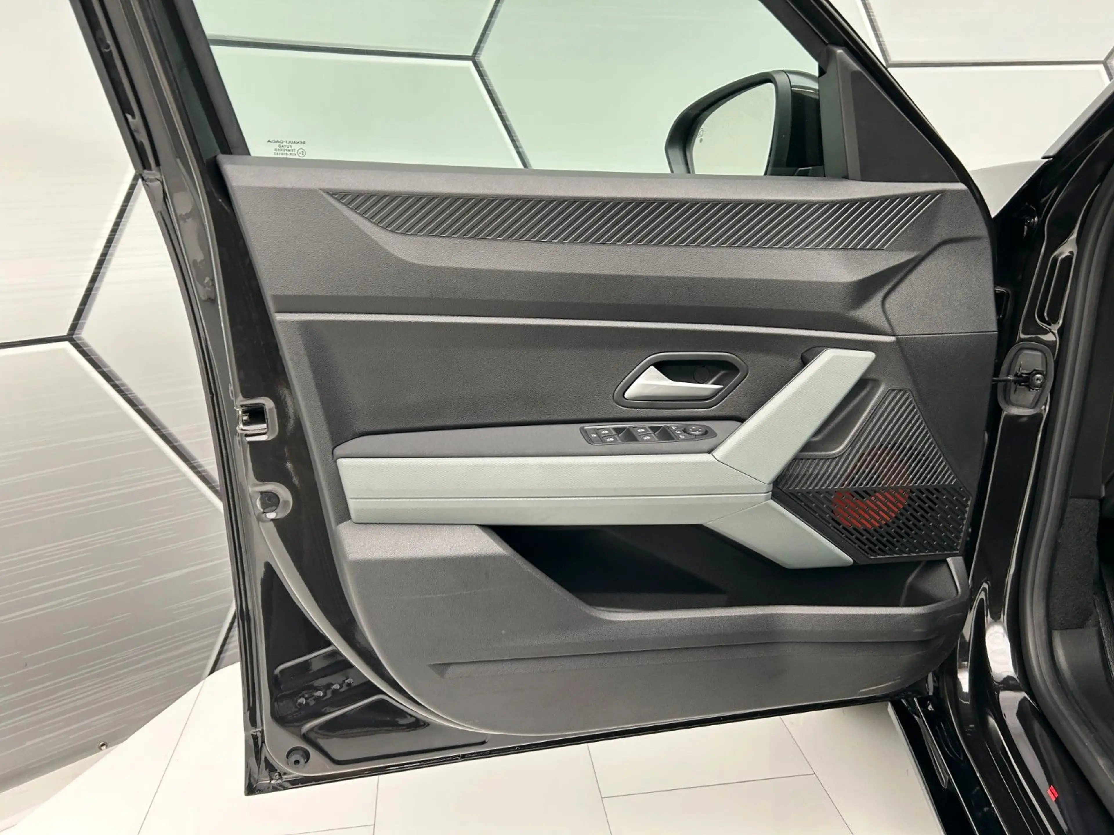 Dacia Duster Extreme hybrid 155 REDUST SPORT UMBAU — photo 12