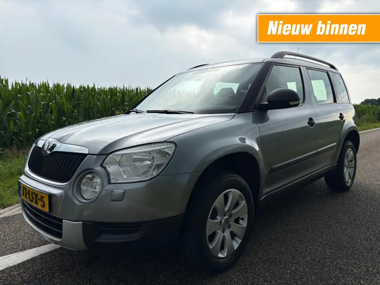 Skoda Yeti 1.2 TSI ELEGANCE / NAVI / LEER / TOPSTAAT / CRUISE Grijs - 1