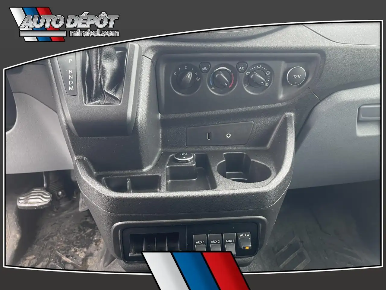 Ford Transit Cargo Van снимка Ford Transit Cargo Van