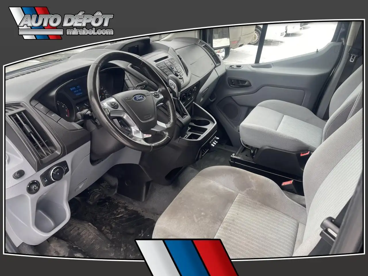 Ford Transit Cargo Van снимка Ford Transit Cargo Van