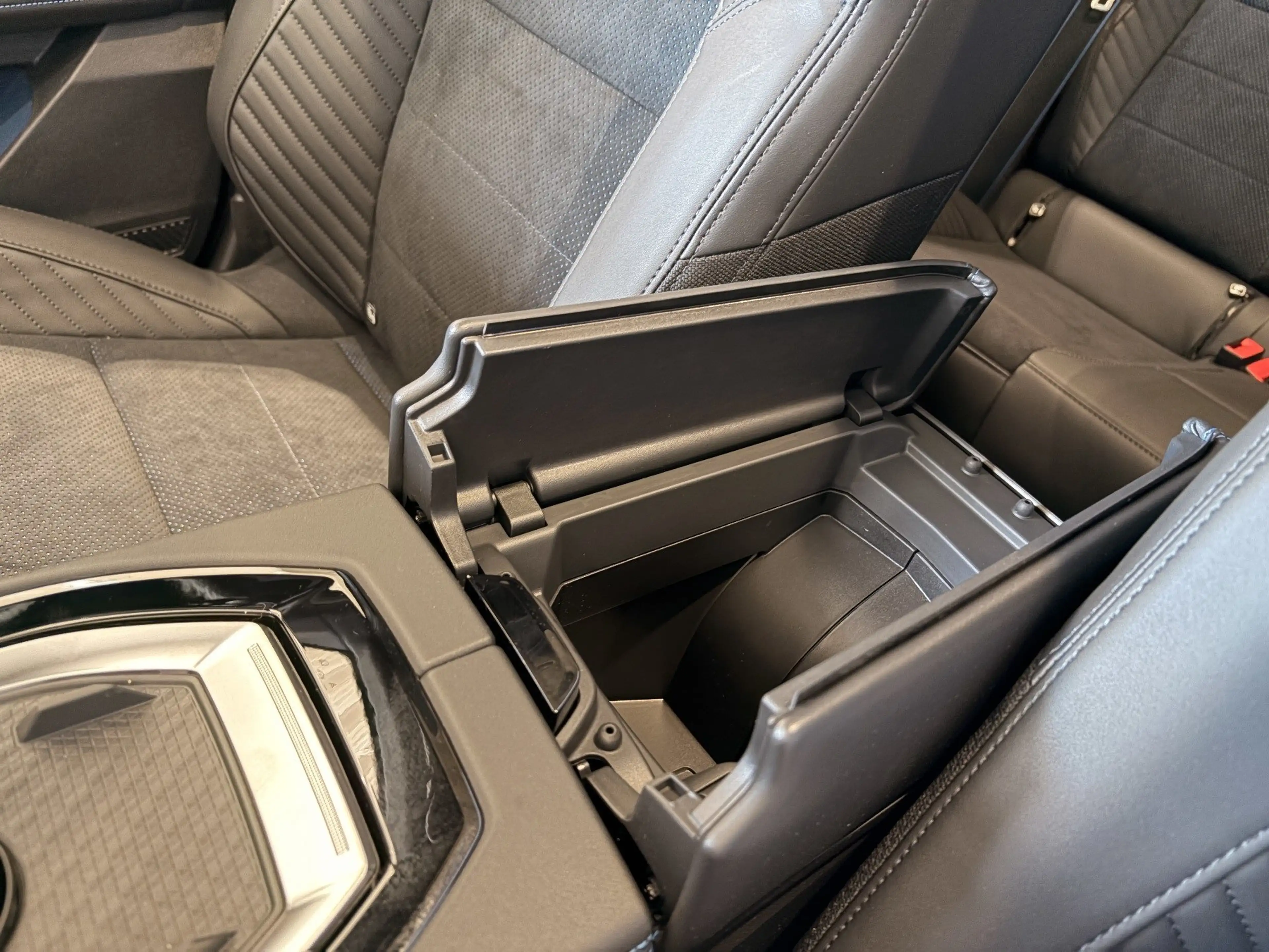 Renault Rafale Atelier Alpine Hybrid 4x4 300 Plug-In — photo 15