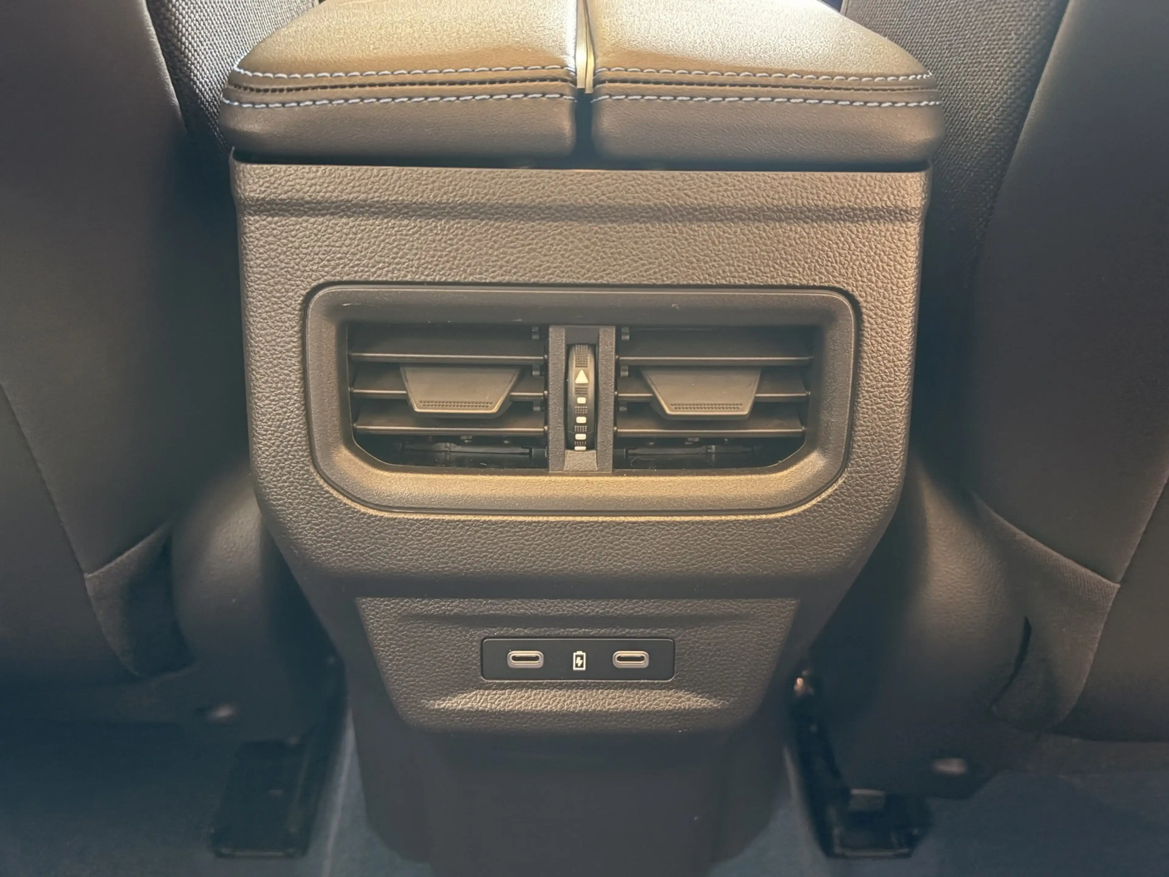 Renault Rafale Atelier Alpine Hybrid 4x4 300 Plug-In — photo 8