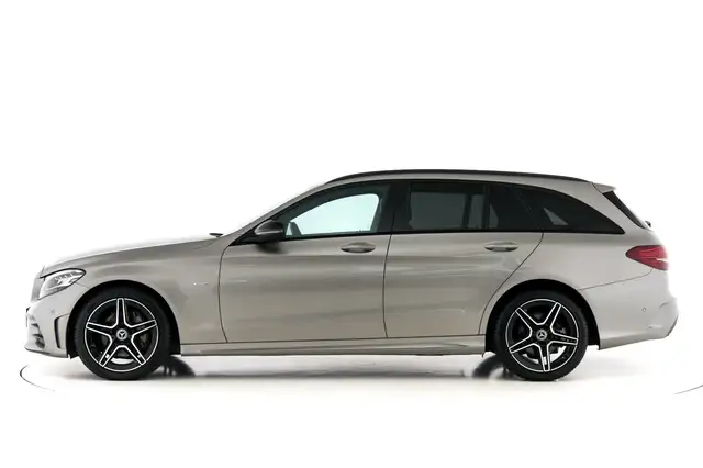 Mercedes-Benz 220 view 3