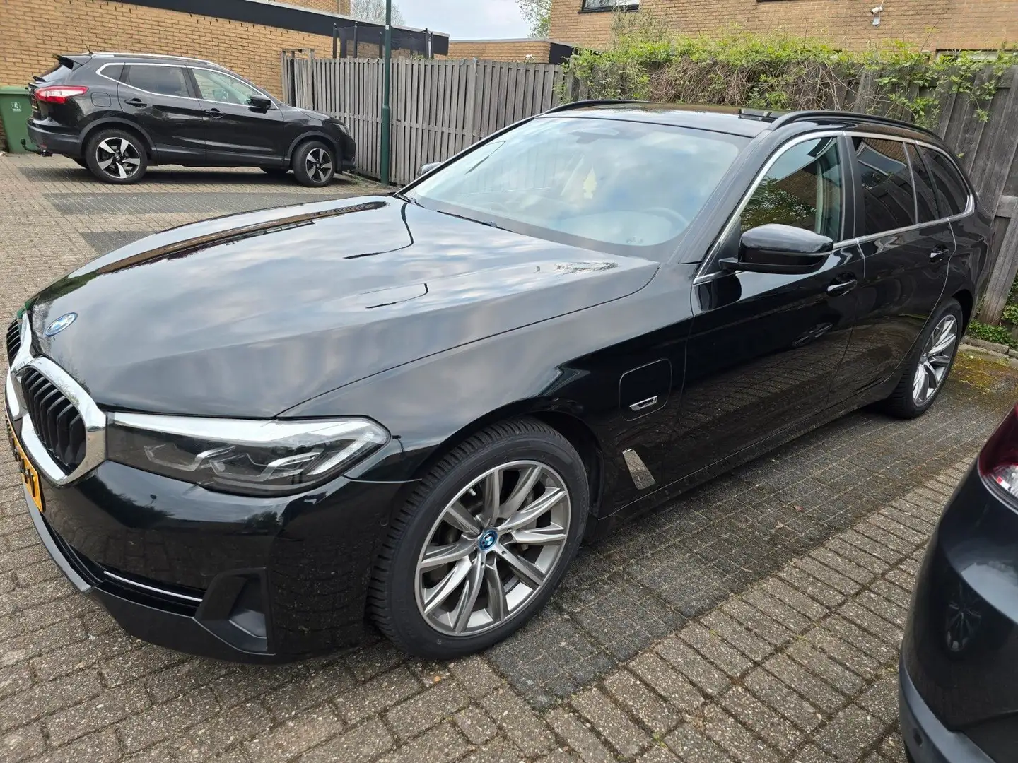 BMW 530 e Bus+, 360 sensor, camera, Adapt cr, Carplay, 18° Zwart - 2
