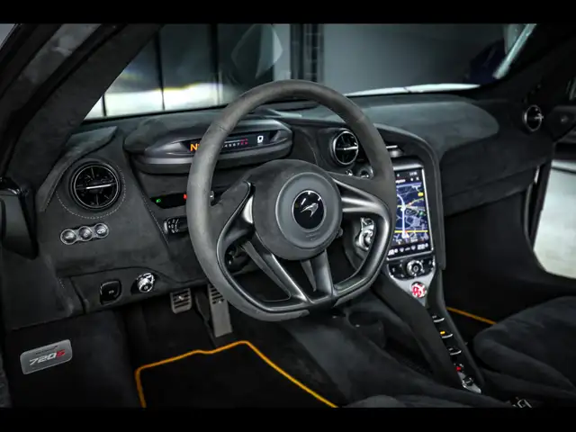 Mclaren 720s view 10