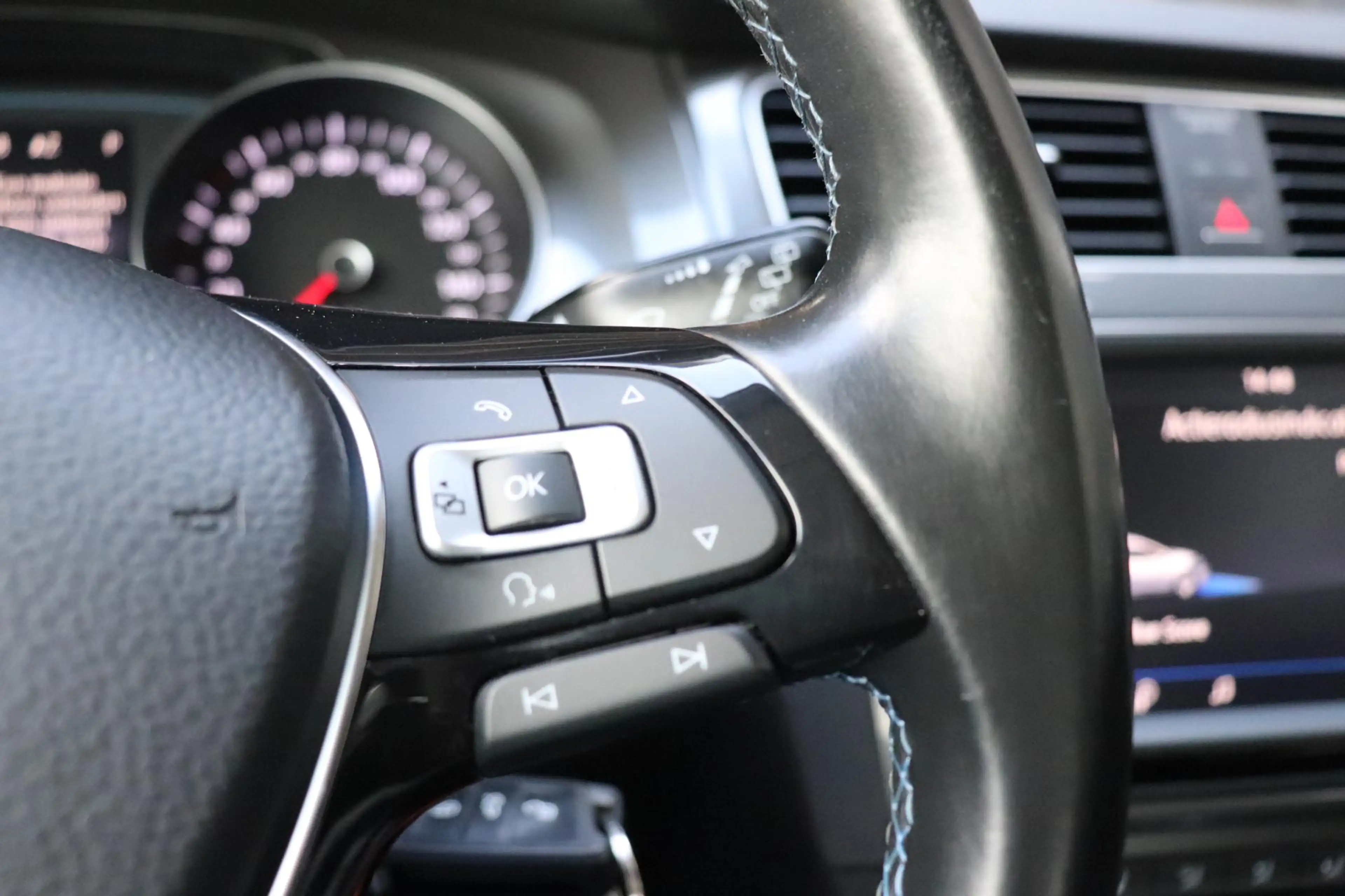 Volkswagen e-Golf 116 PK | SOH 83,6% | NAVI | STOELVERWARMING | PARK — photo 10