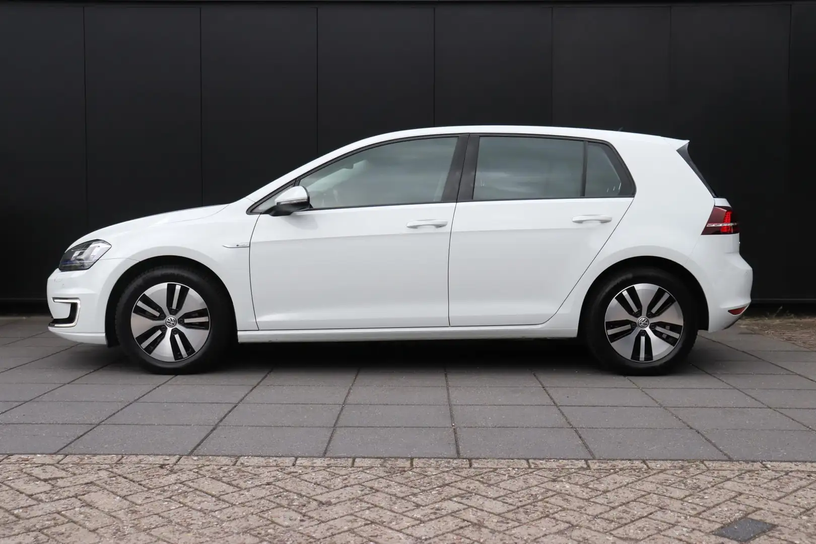 Volkswagen e-Golf 116 PK | SOH 83,6% | NAVI | STOELVERWARMING | PARK Blanco - 2