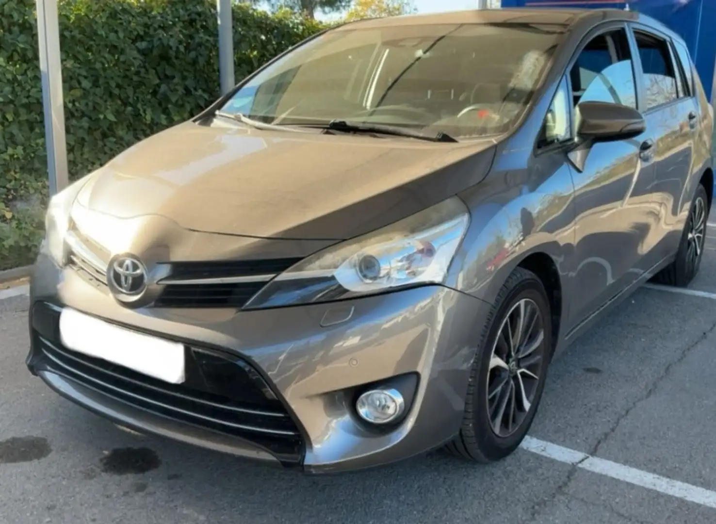 Toyota Verso 130 Business 7pl. Srebrny - 1