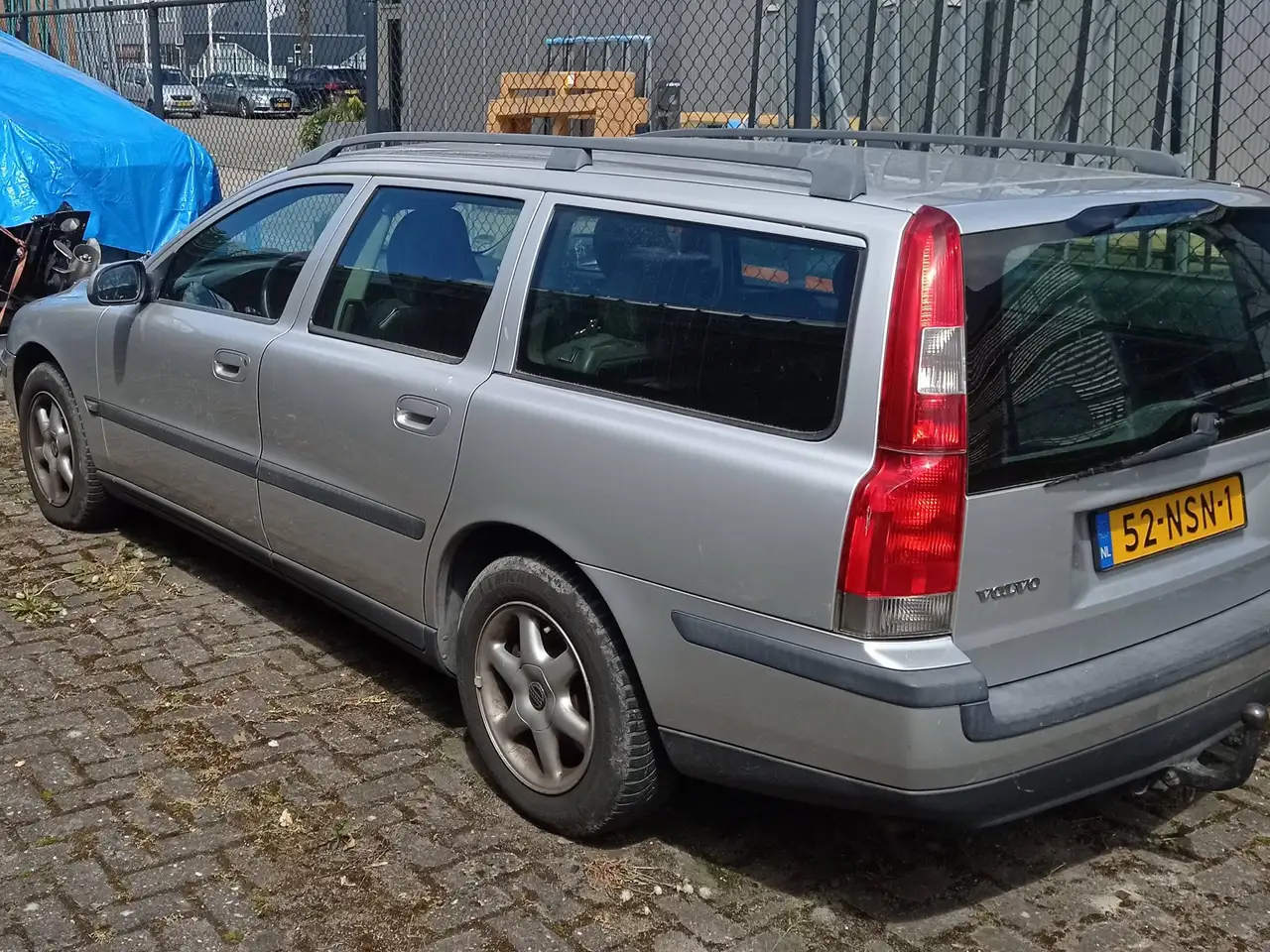 Volvo V70 2.4, foto 2