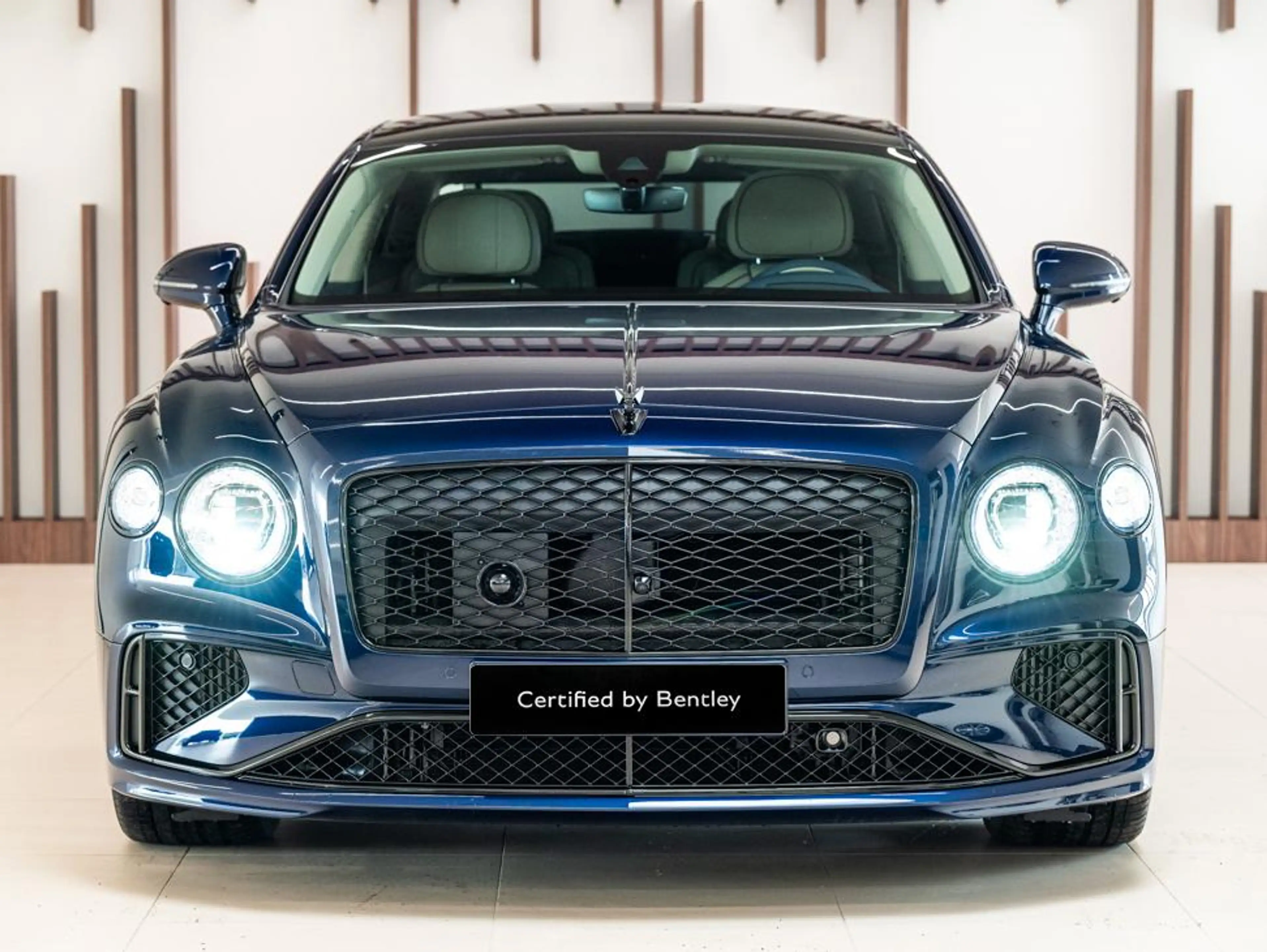 Bentley Flying Spur Flying Spur V8 Hybrid — photo 7