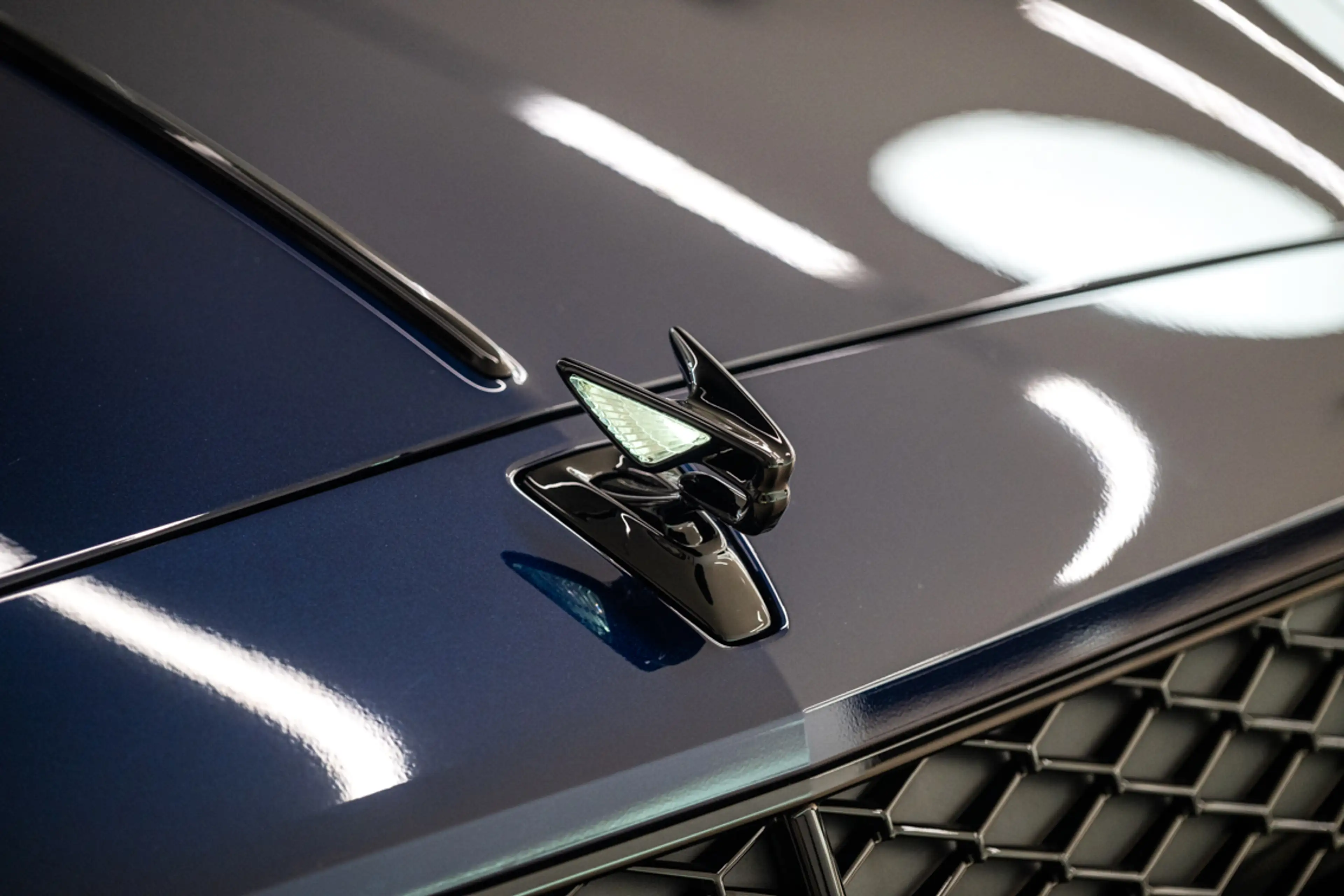 Bentley Flying Spur Flying Spur V8 Hybrid — photo 13