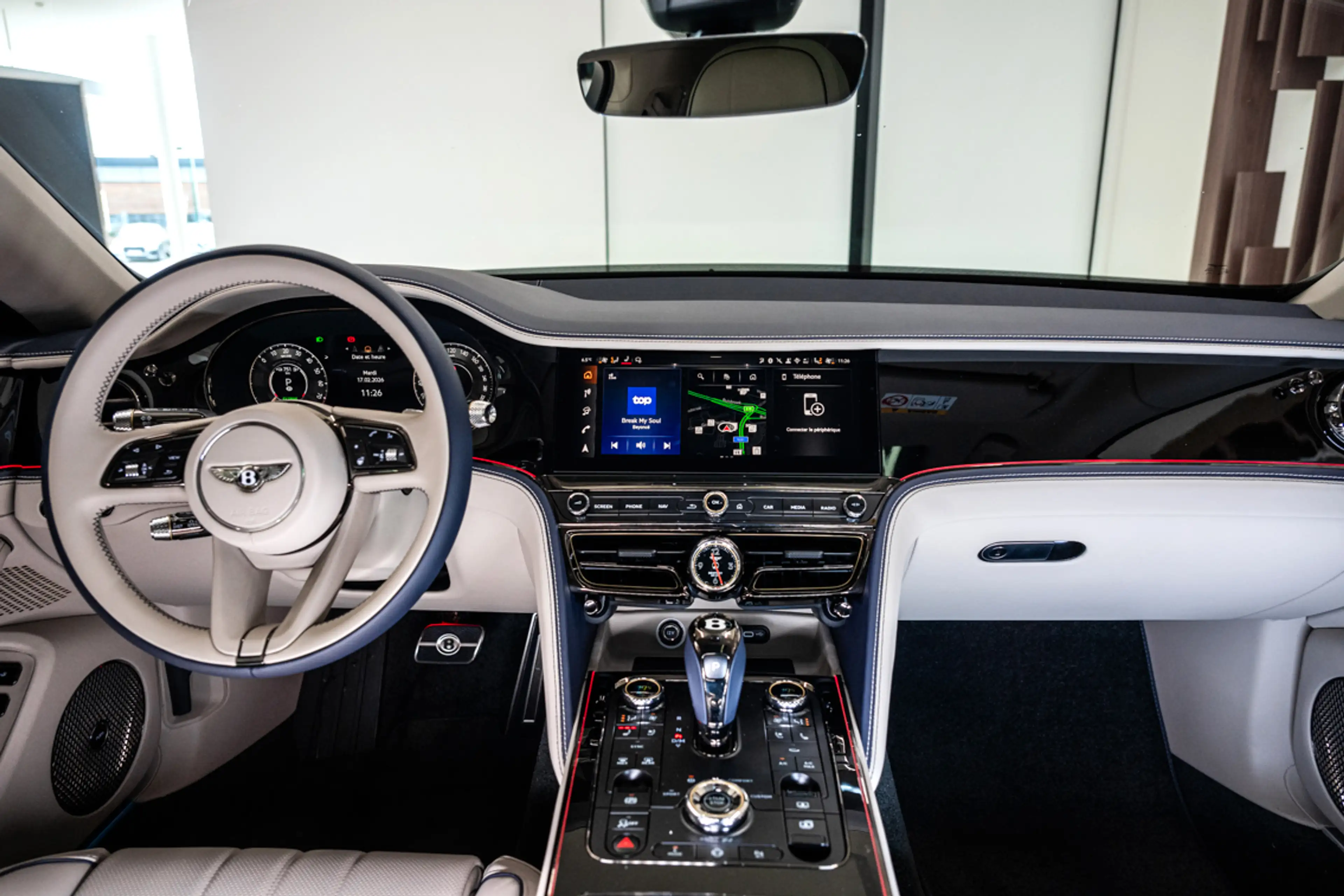 Bentley Flying Spur Flying Spur V8 Hybrid — photo 4