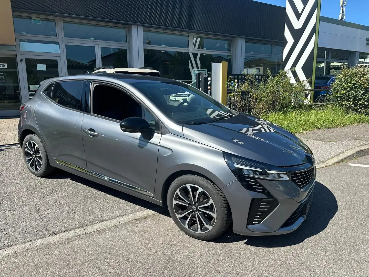 Renault Clio TCe 90 CV 5 porte Techno Grigio - 2