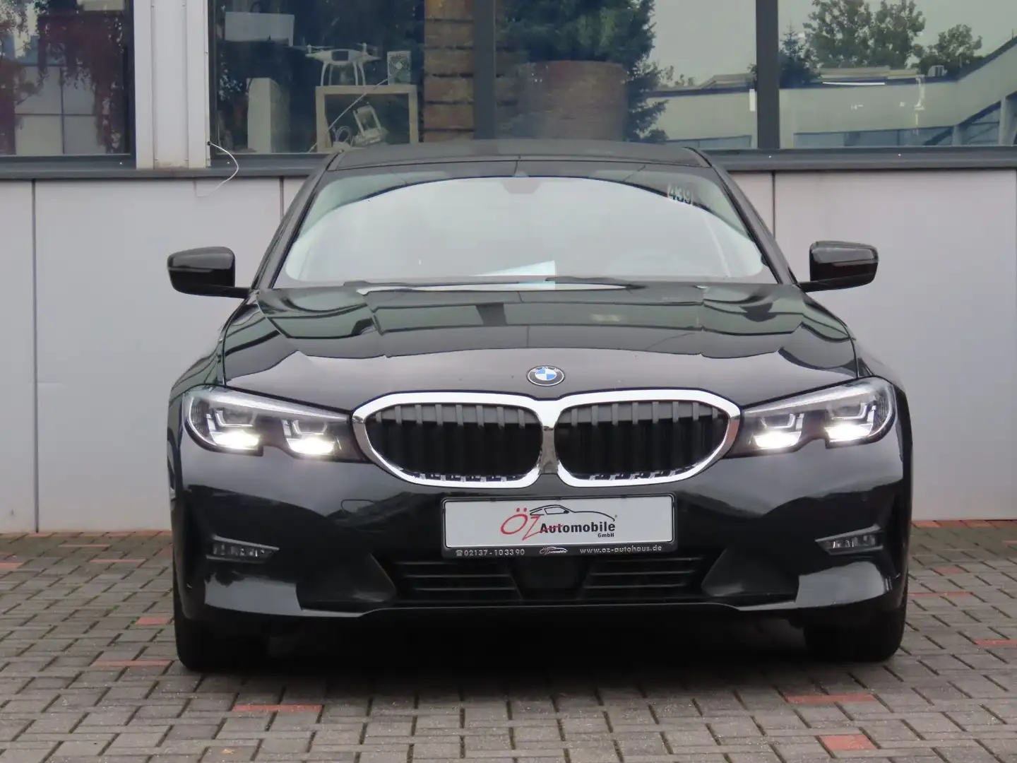 BMW 318 d Autom. Head-up Klimaauto. Navigation Schwarz - 2