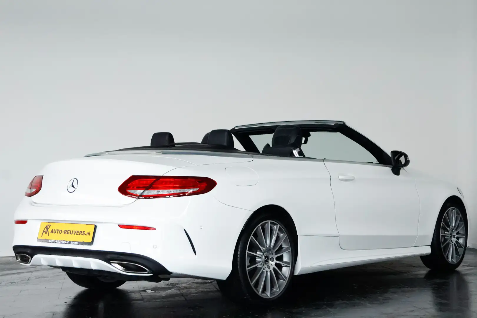 Mercedes-Benz C 200 Cabrio AMG Line / Leder / LED / Camera / Trekhaak Wit - 2