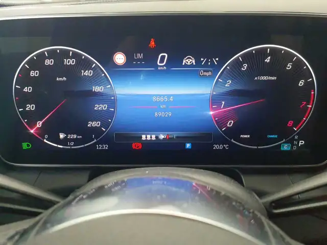 Mercedes-Benz GLC view 11