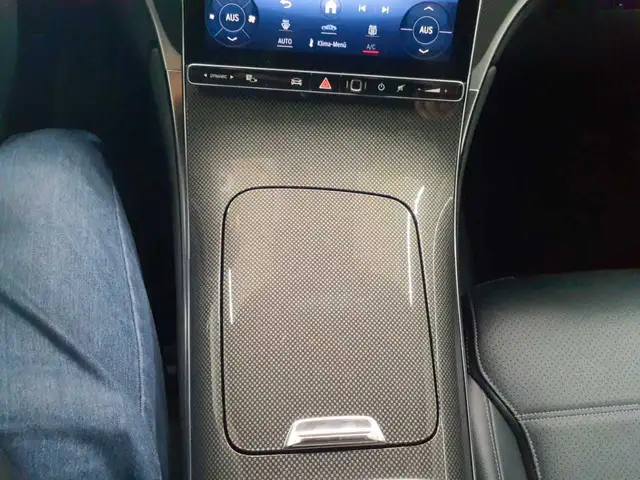 Mercedes-Benz GLC view 10
