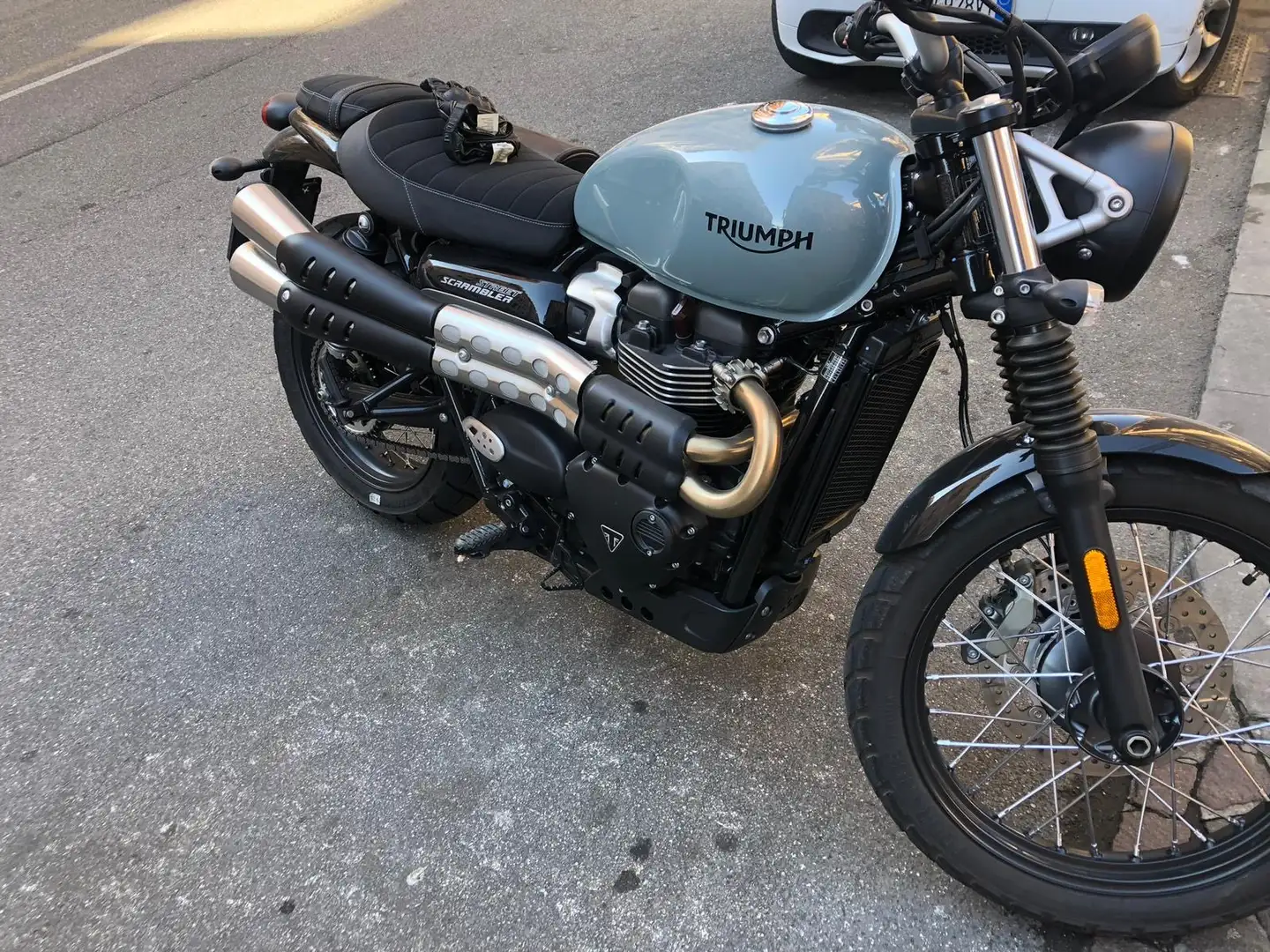 Triumph Street Scrambler 900 cc - 1