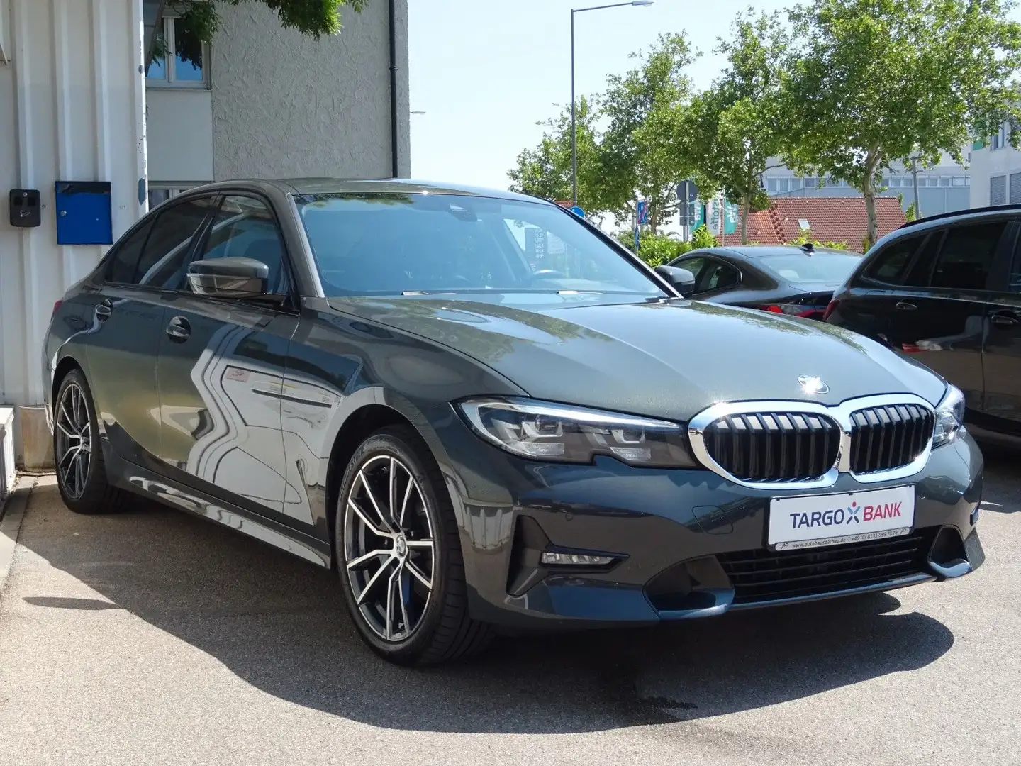 BMW 320 d Aut Sport Line Navi LEDer M Lenk Sonderlack Gris - 1