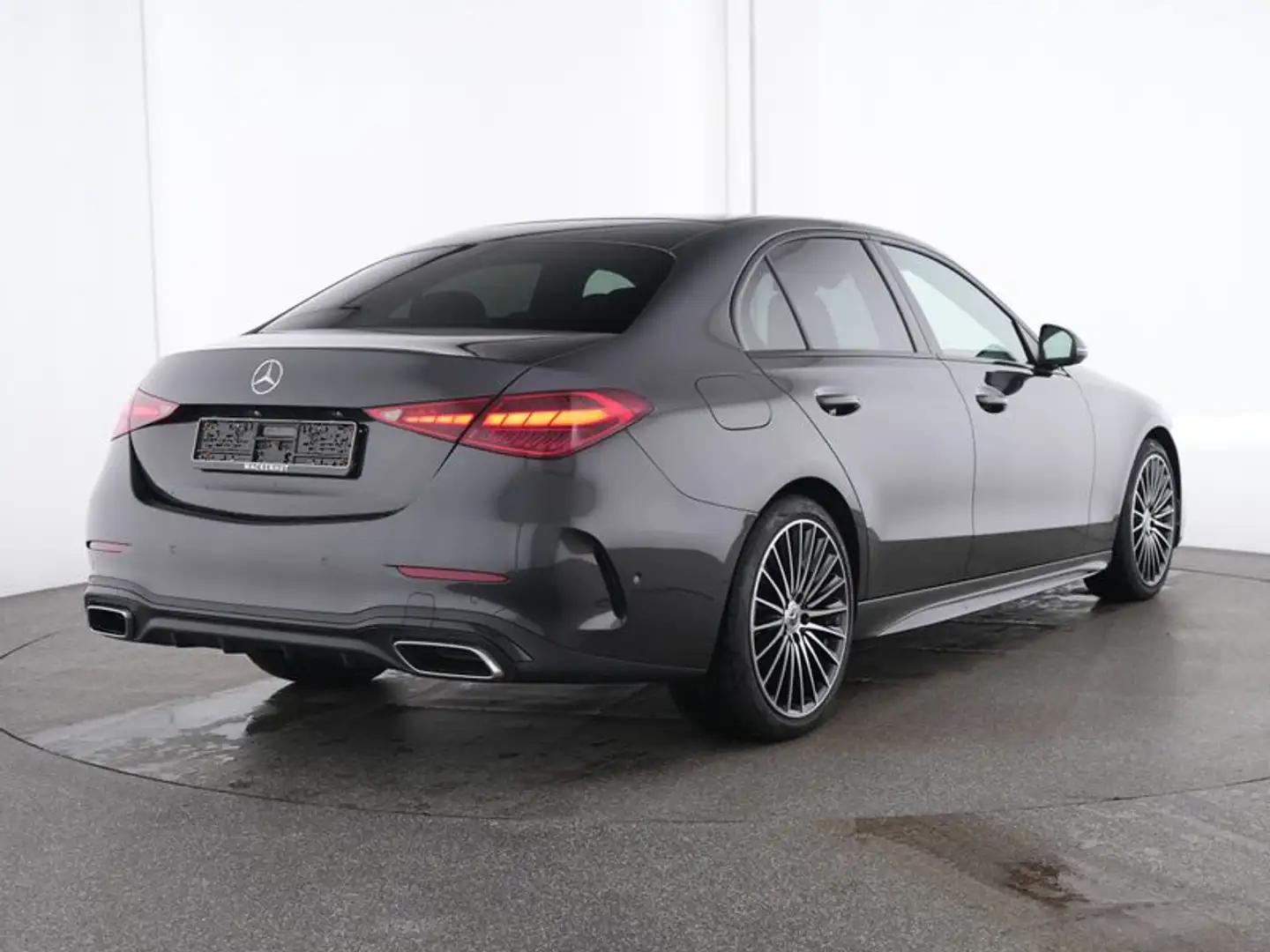 Mercedes-Benz C 180 AMG/Advanced/Night/19"/LED/Kamera/DAB/AHK Grijs - 2