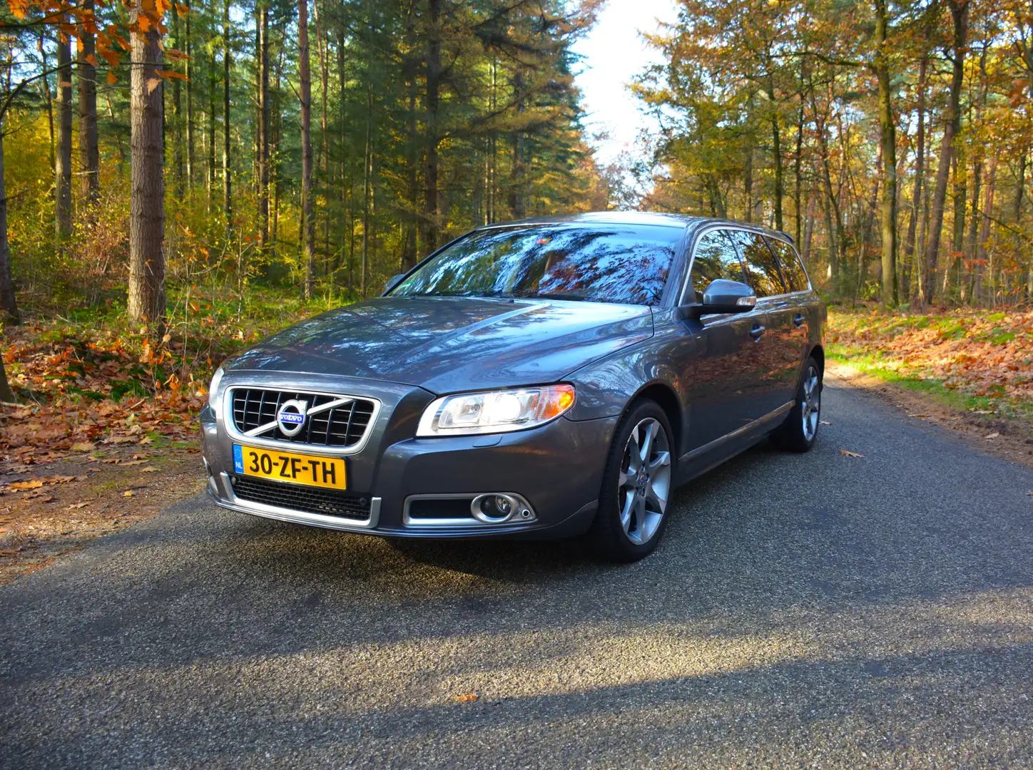 Volvo V70 V70 2.5T Summum Grijs - 2