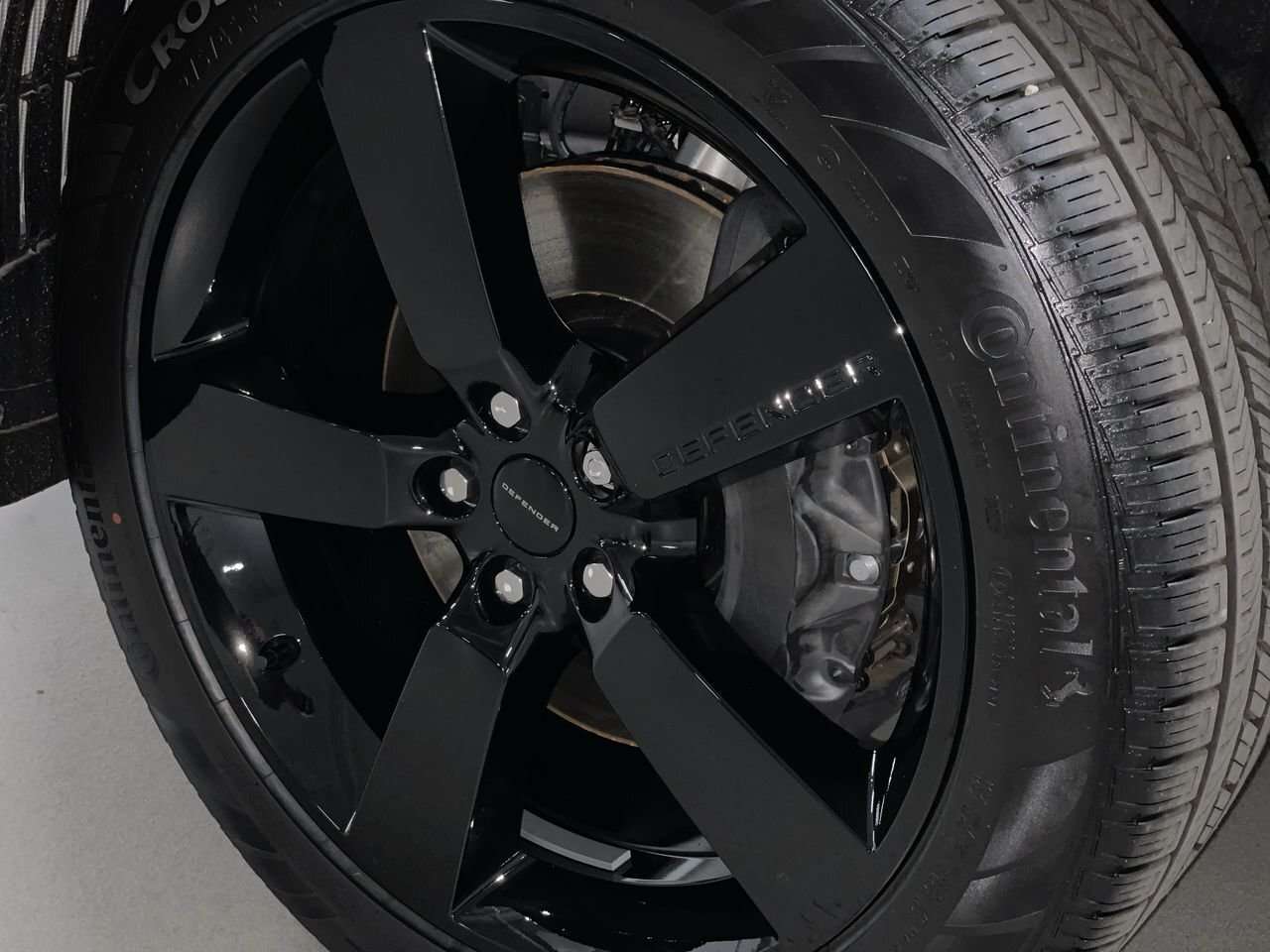 2026 Land Rover Defender 110 X-Dynamic SE Extended Black Exterior Pack | 22 thumb 18