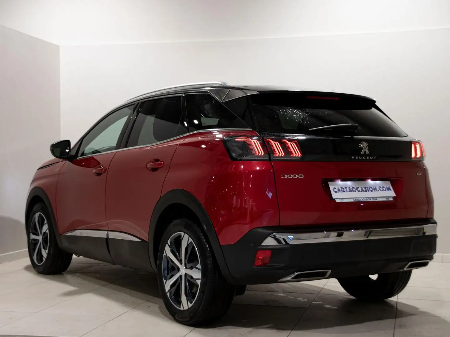 Peugeot 3008 1.2 PureTech S&S Style 130 Rouge - 2