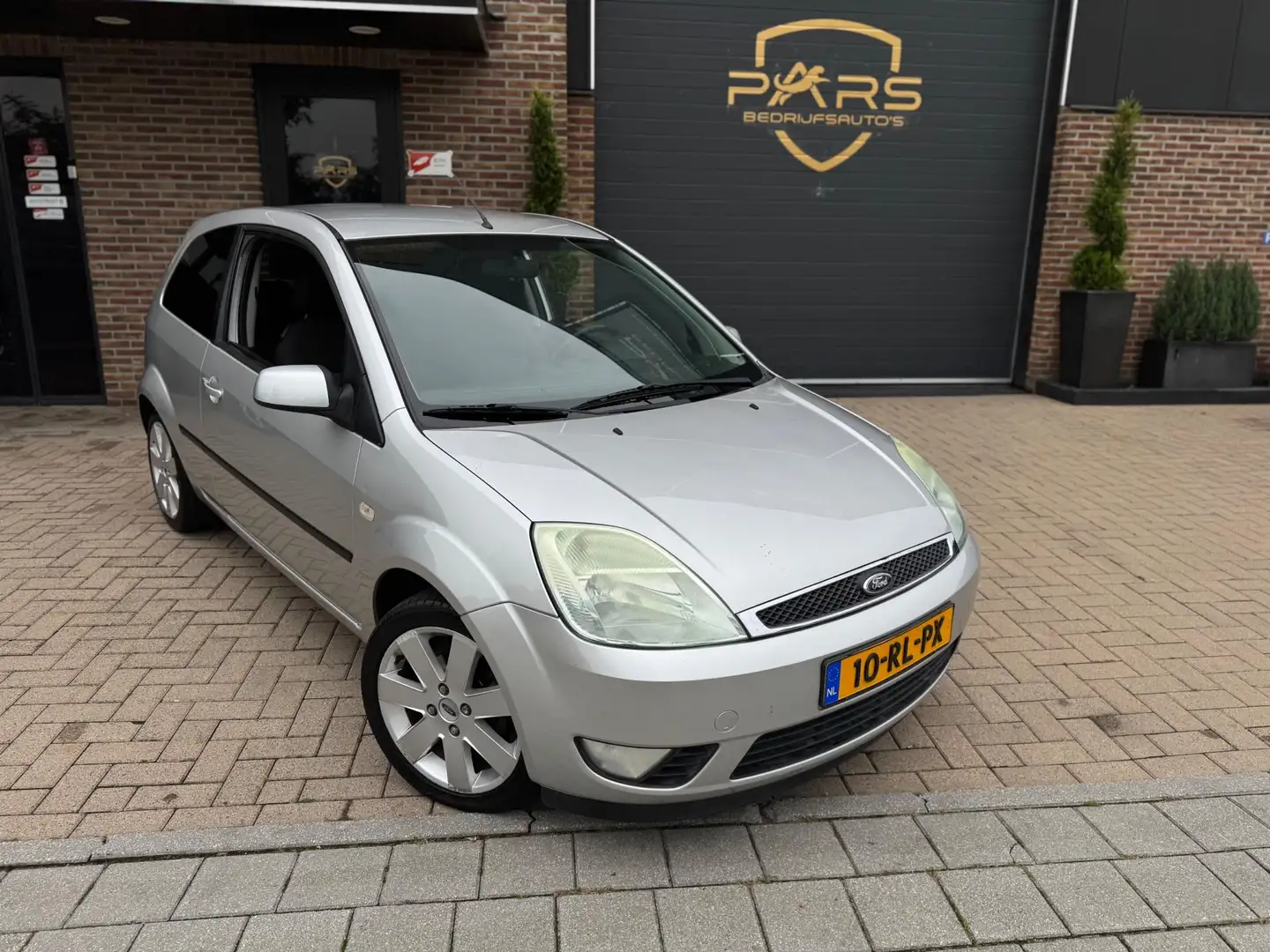 Ford Fiesta 1.3 Futura Airco Elk.Ramen APK Nieuw Grau - 2