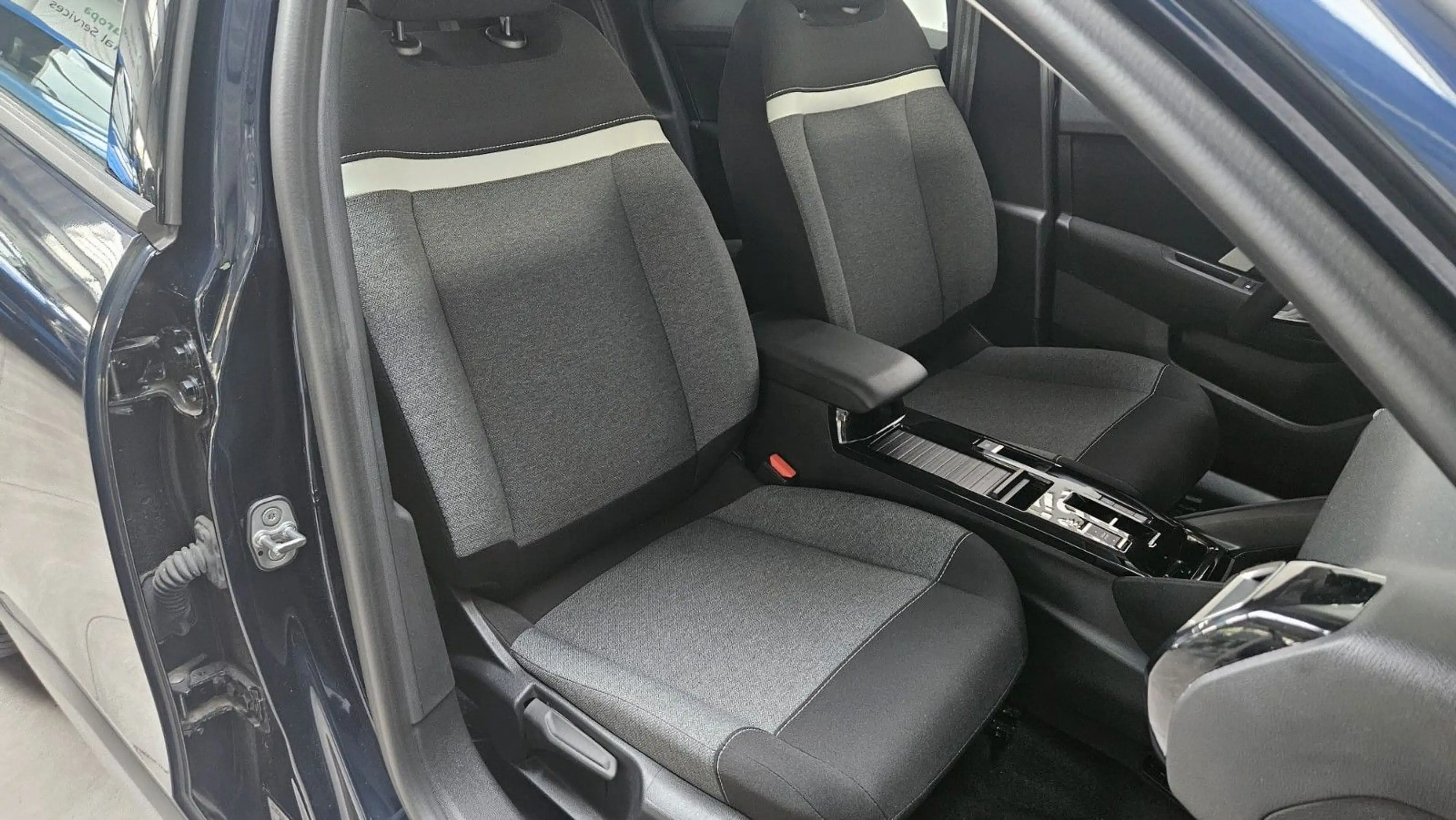 Citroen C4 Lim YOU 1.2 Mild-Hybrid Autom. LED Tempo PDC — photo 13