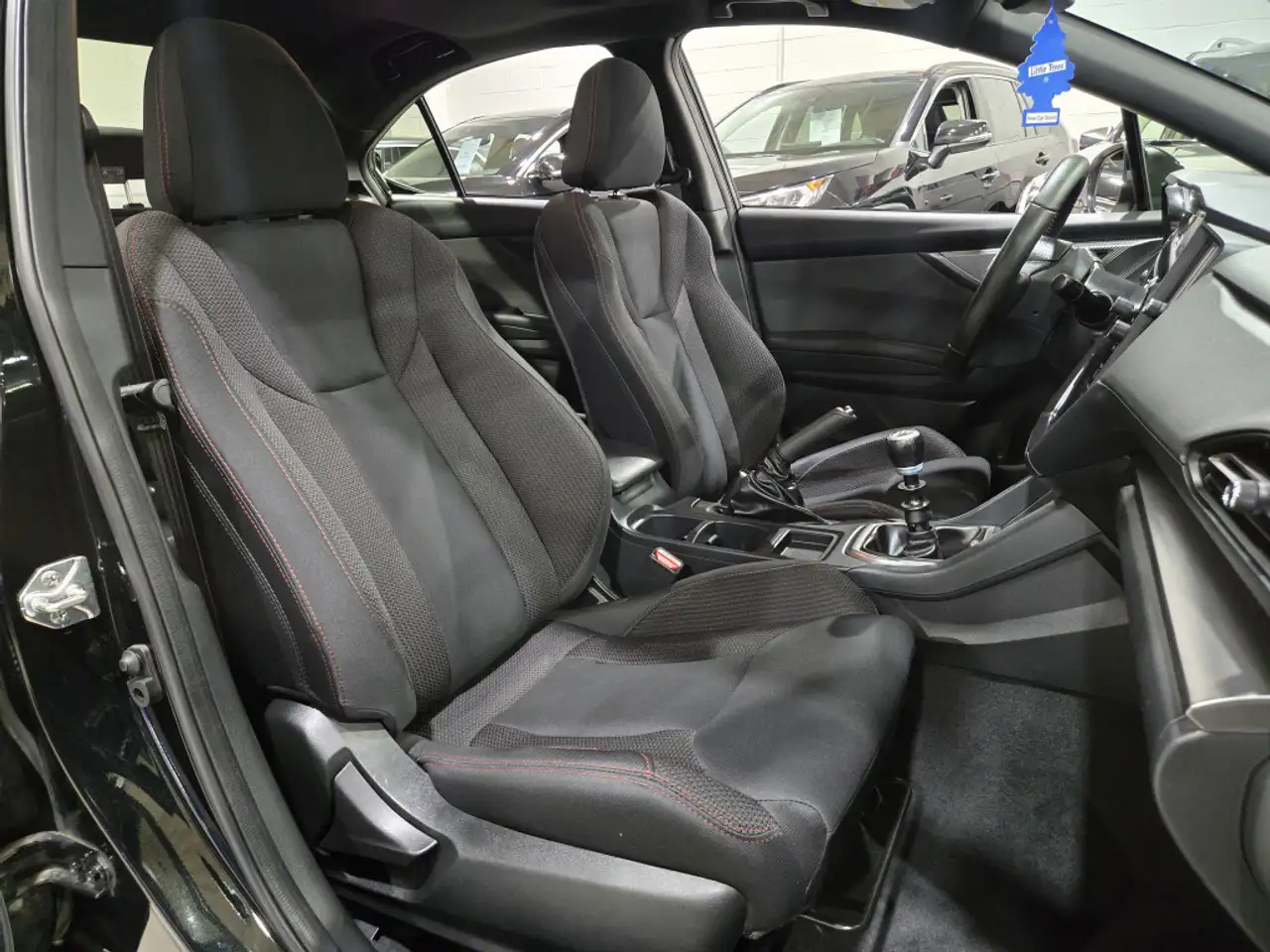 Subaru WRX снимка Subaru WRX