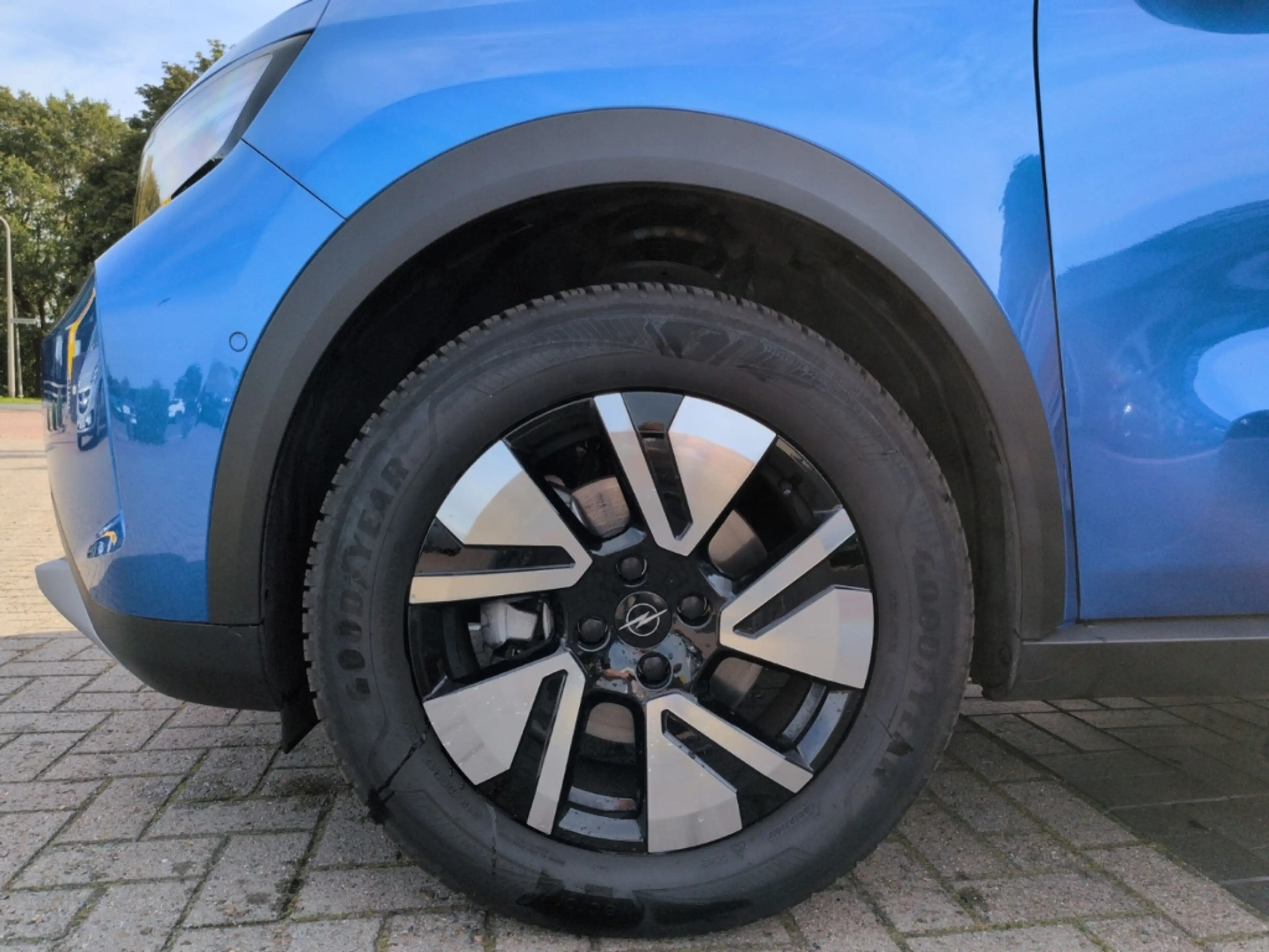 Opel Frontera GS 1.2 NAVI LED Sitz + Lenkradheizung Rückfahrkame — photo 2