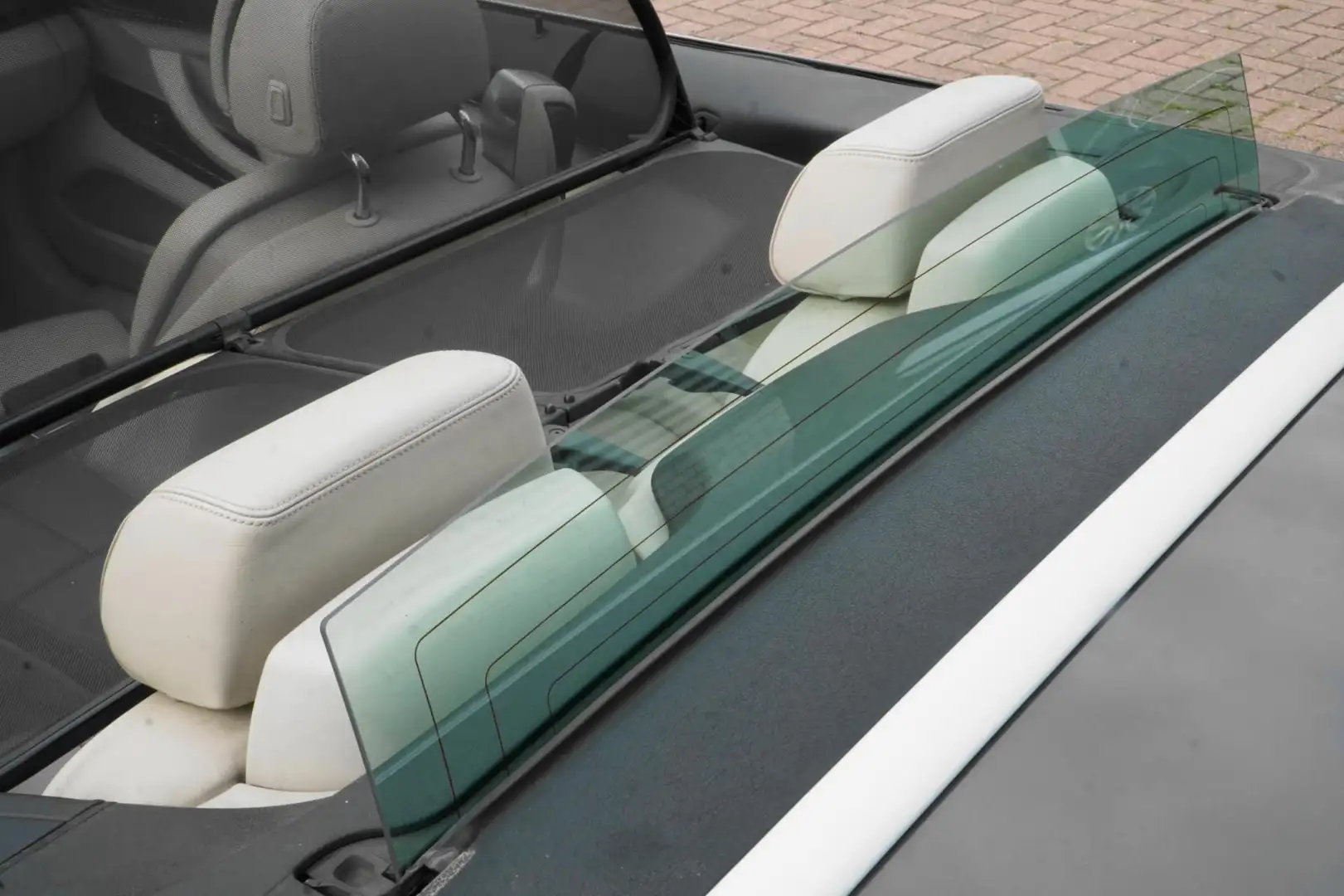 BMW 650 6-serie Cabrio 650i High Executive NL AUTO Bruin - 2