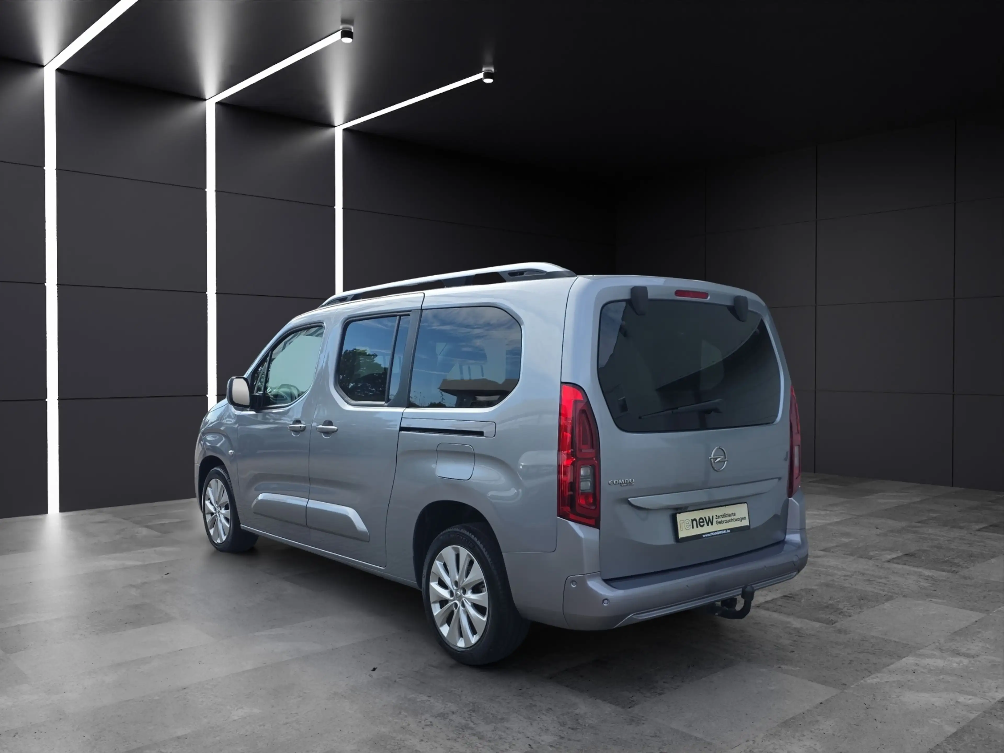 Opel Combo Life 1.5 D INNOVATION XL Navi Sitzheizung Rückfahrkamera Automatik — photo 2