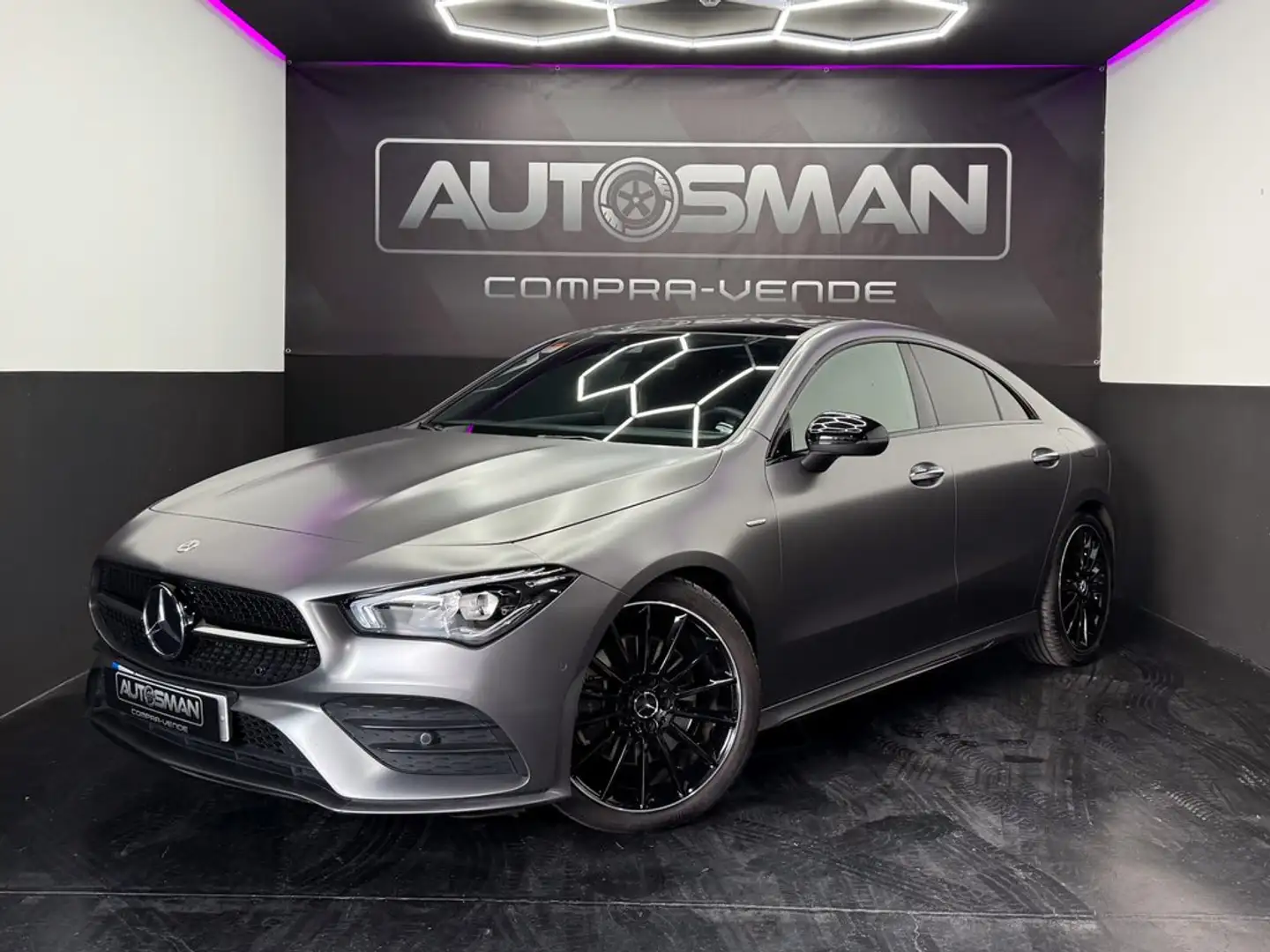 Mercedes-Benz CLA 200 Gris - 1