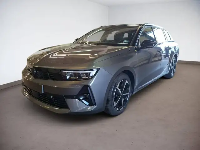 Opel Astra view 3
