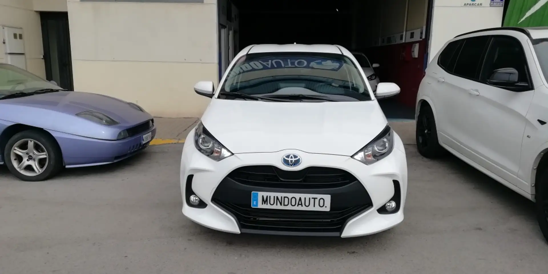 Toyota Yaris 120H 1.5 Active Tech Wit - 2